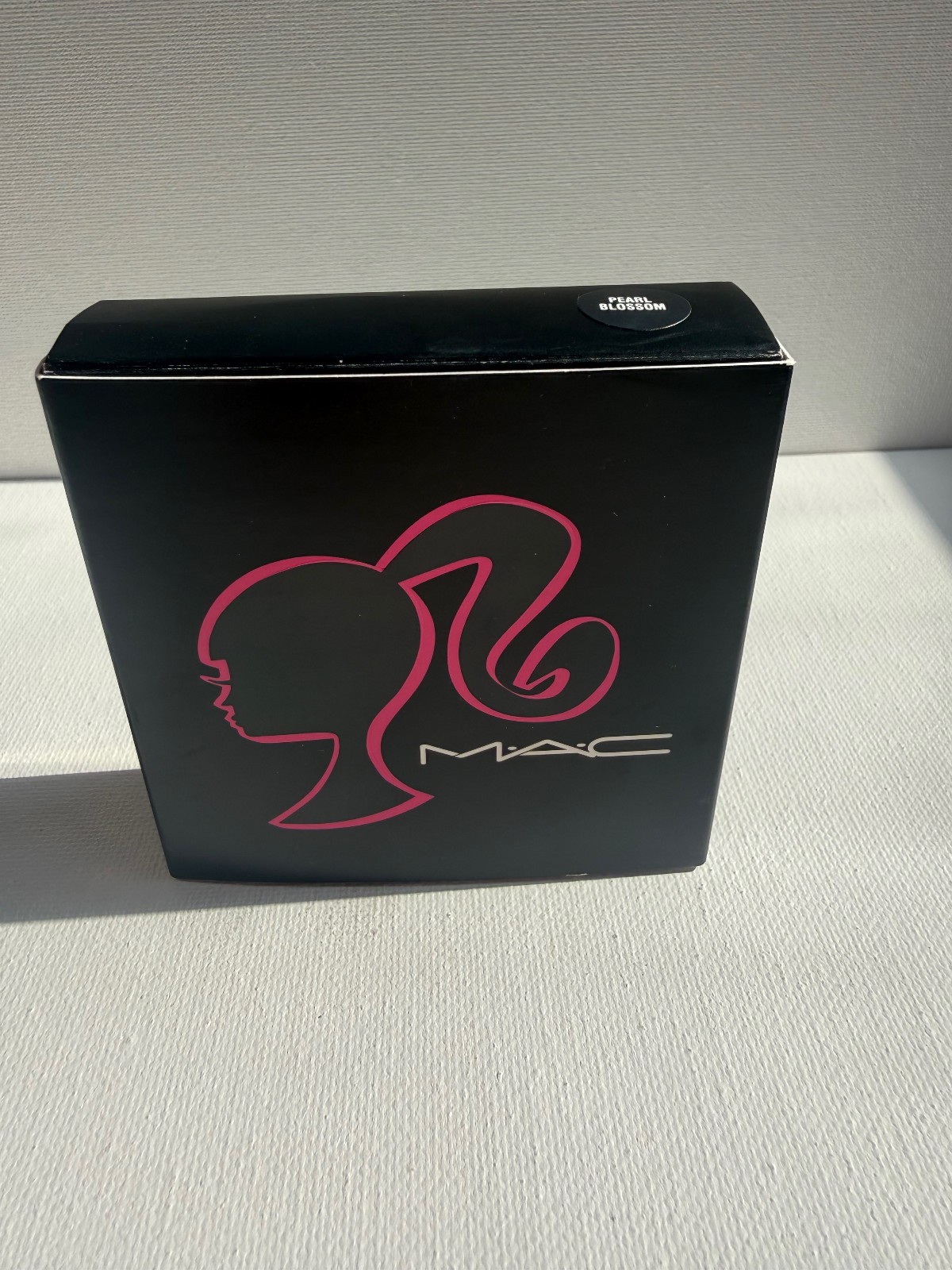 MAC Barbie Loves MAC – Pearl Blossom Beauty Powder