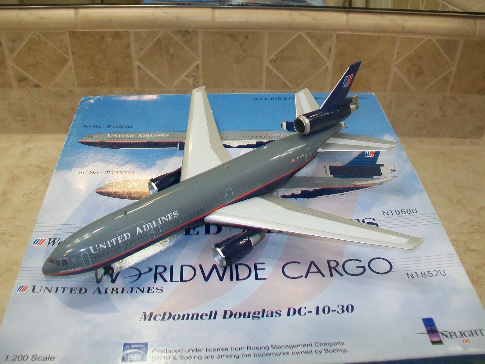 Inflight 200 United Airlines DC-10 N1958U SOLD OUT Passenger Version