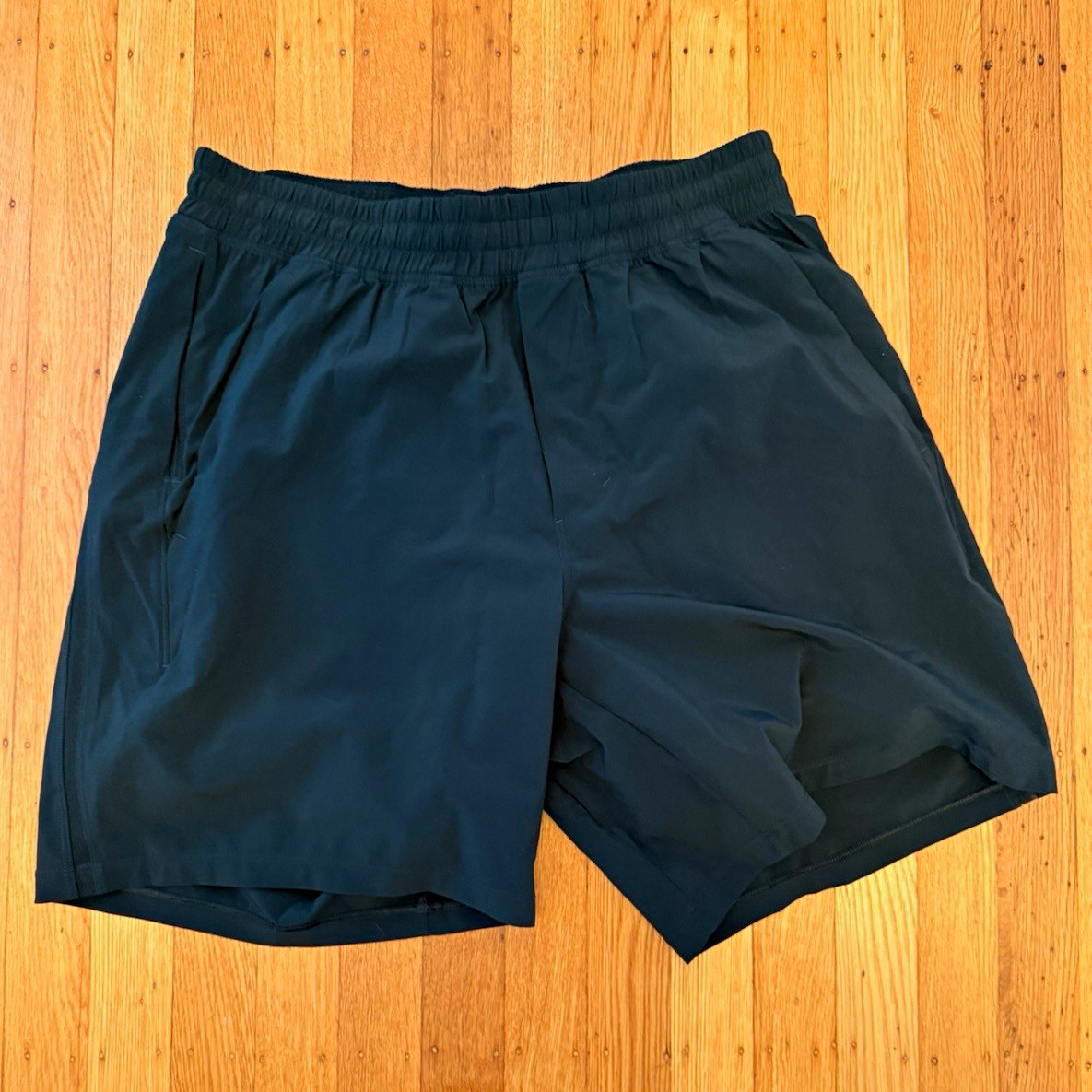 Lululemon Men’s Green Lined Pacebreaker Shorts 7” SIZE M