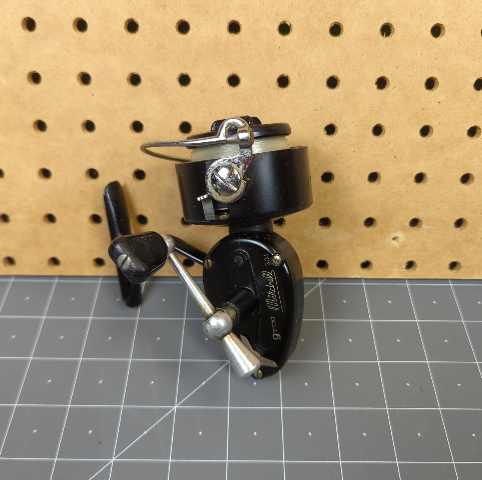 Vintage 1954 Mitchell 301 Spinning Fishing Reel Right Hand Wind France 484127