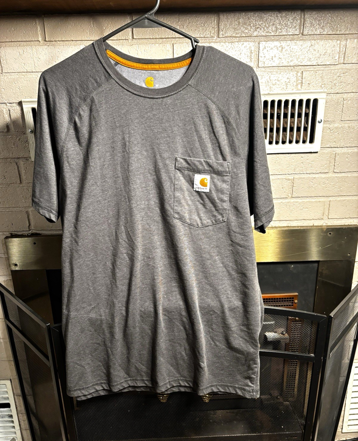 Carhartt Men\'s M Gray Cotton Jersey Pocket Logo Crew Neck Short Sleeve Tee Carhartt Men\'s M Gray Cotton Jersey Pocket Logo Crew Neck Short Sleeve Tee