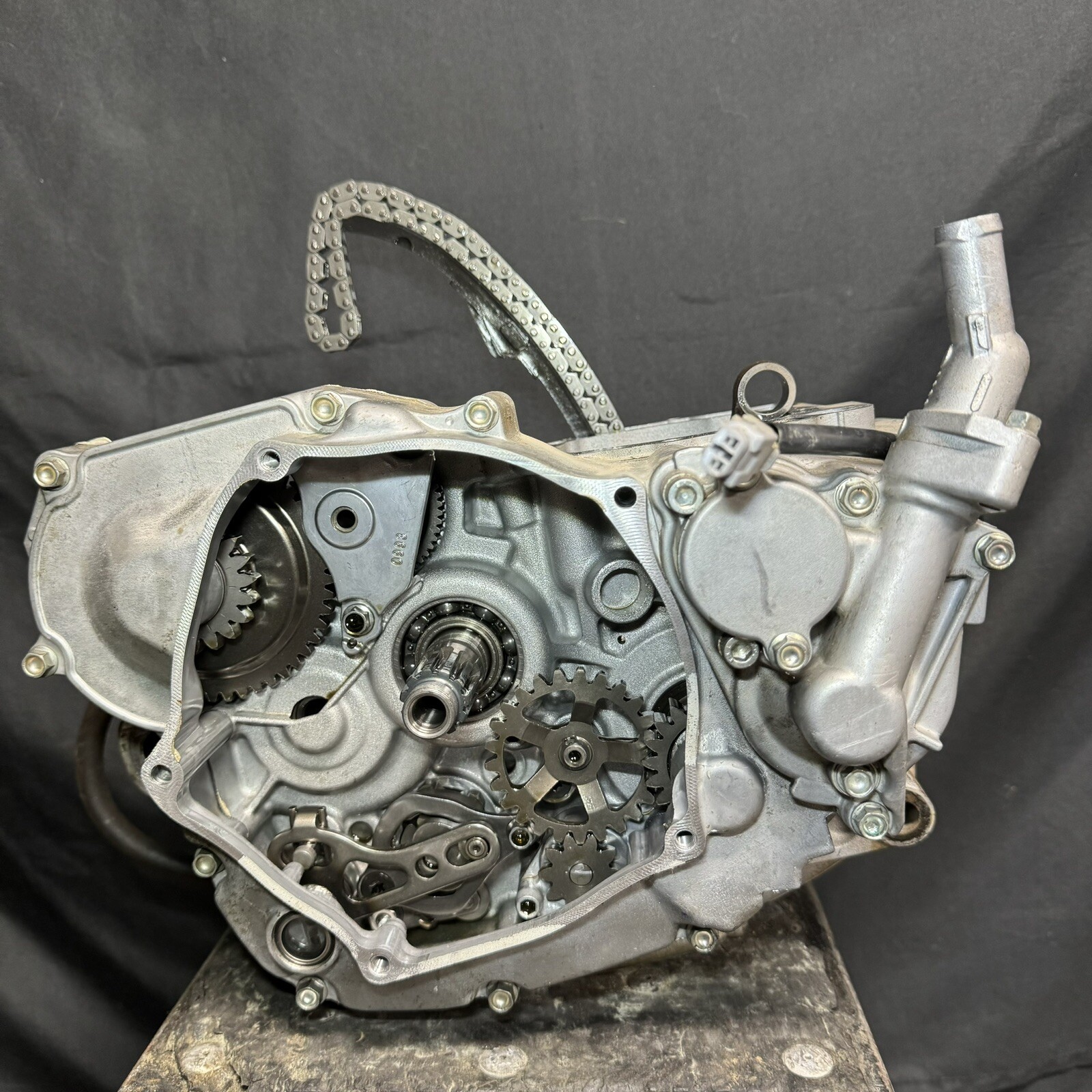2021 Kawasaki KX250F Engine Crank Case Bottom End OEM Damaged Case 13031-1539