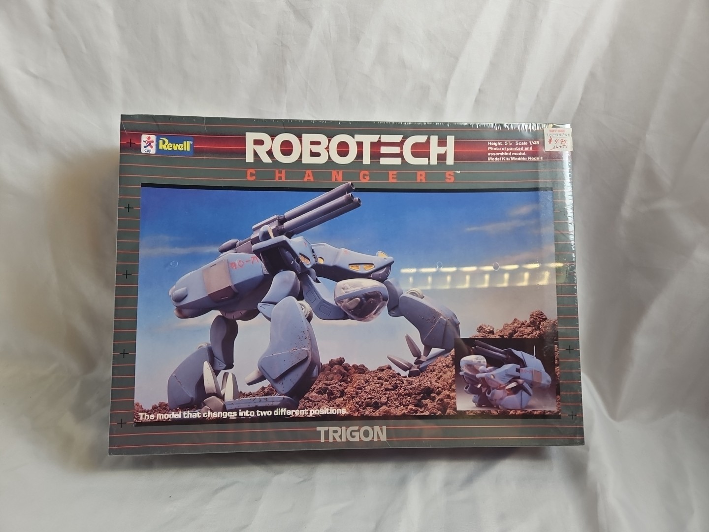 Revell Trigon Robotech Changers 1/48 1405 FS NEW Model Kit #BYC Revell Trigon Robotech Changers 1/48 1405 FS NEW Model Kit #BYC