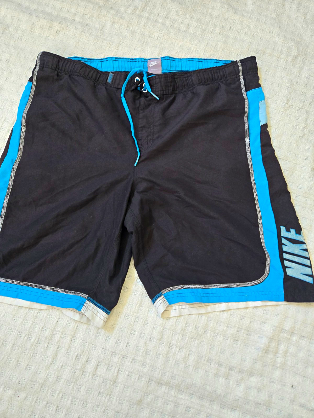Nike Men\'s Board Shorts Swim Trunks Size XL Drawstring Mesh Lined Colorblock Nike Men\'s Board Shorts Swim Trunks Size XL Drawstring Mesh Lined Colorblock