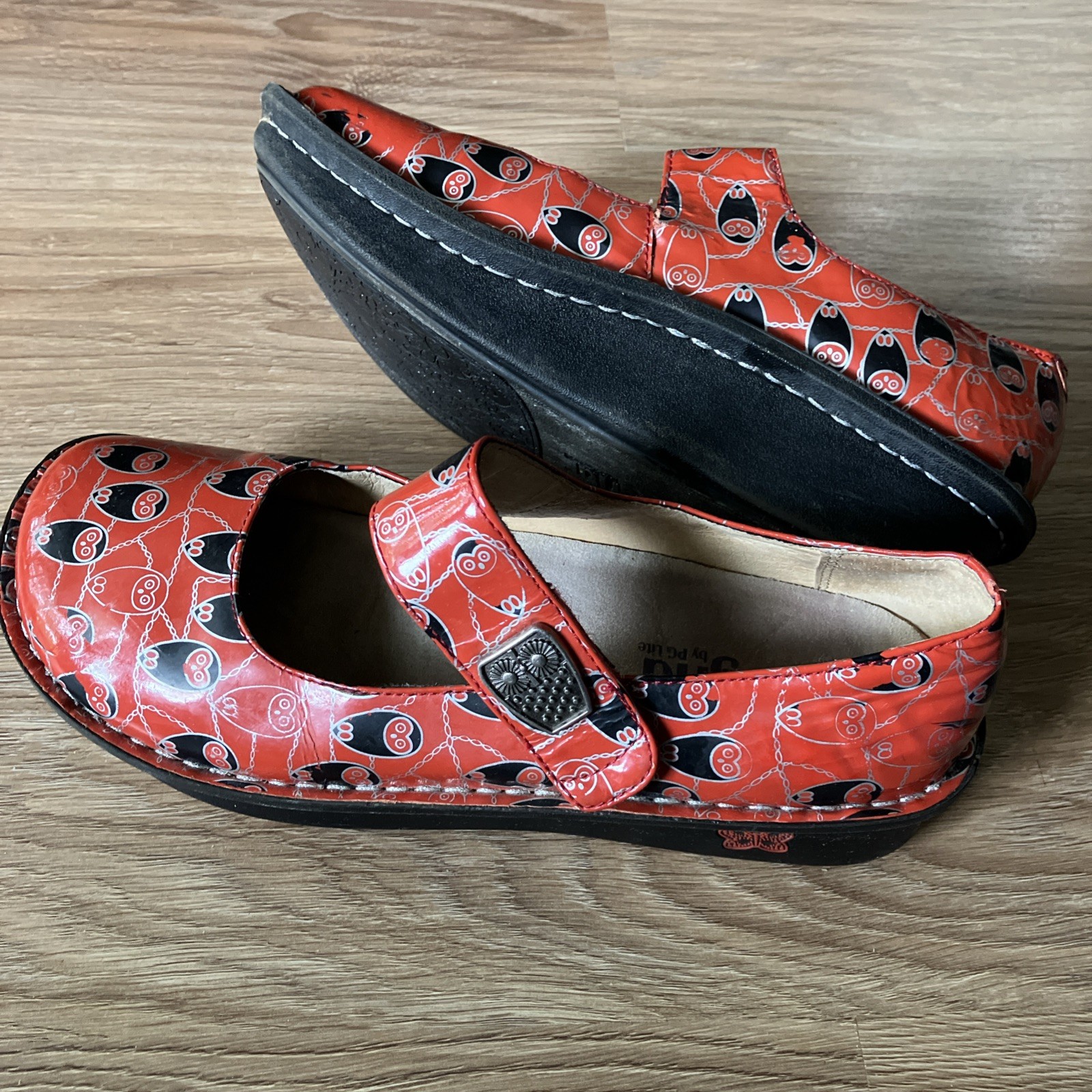 Alegria Paloma Maryjane Comfort Shoes Easy On Strap red/black OWLS sz 40