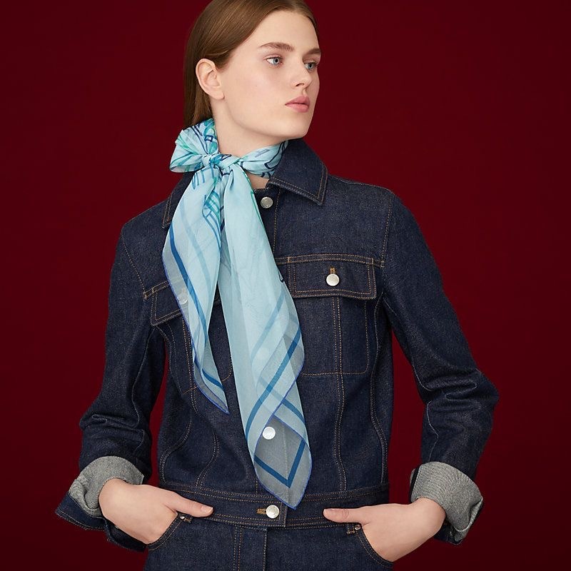 Rare Hermès CALÈCHE ÉLASTIQUE FINESSE Silk Mousseline Scarf 90 Bleu Ciel /  Vert