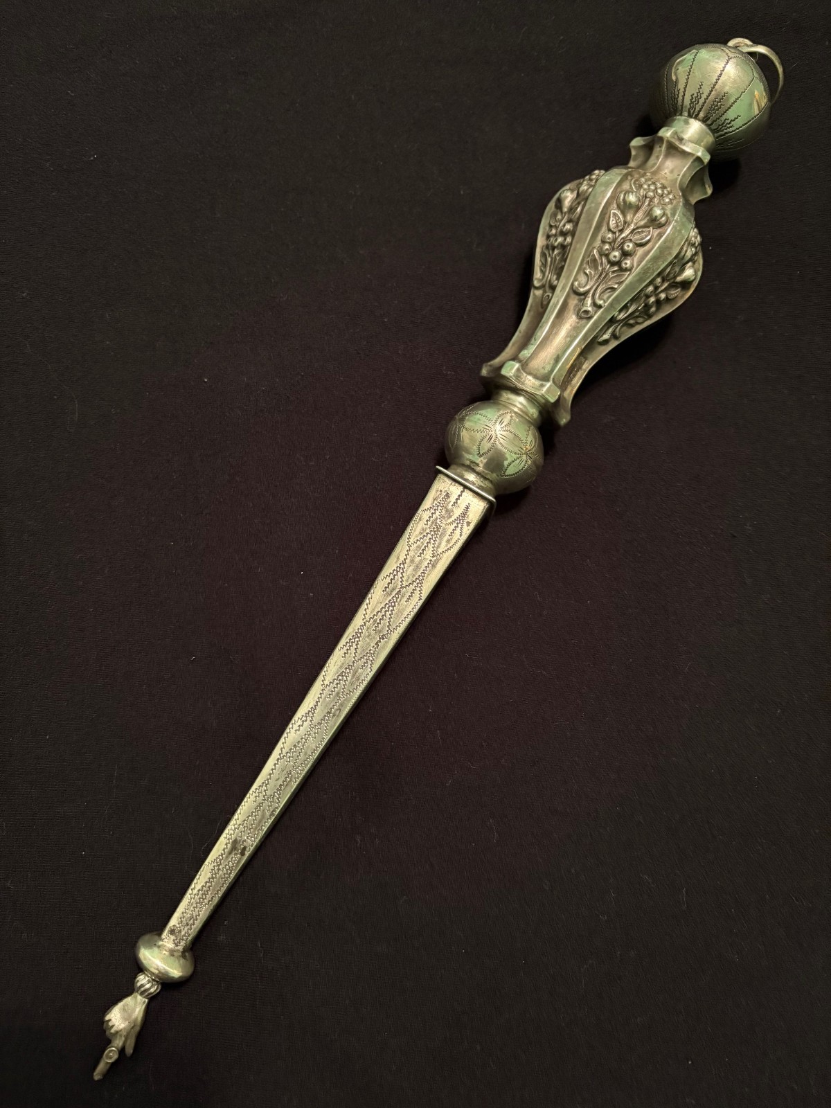 Museum quality Imperial Russia c.1741-1846, silver 84(875) Yad (Torah pointer)