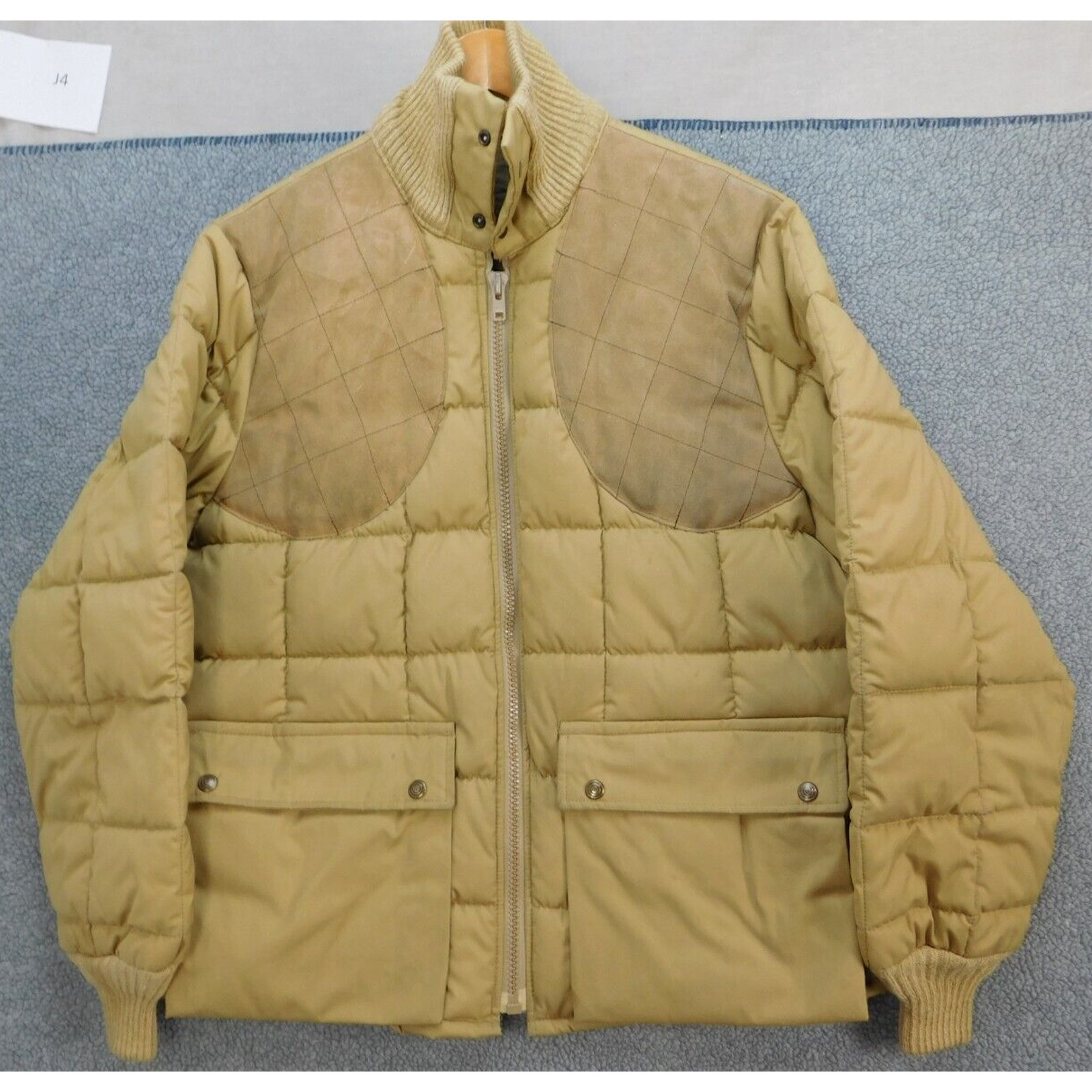 VTG 10X Winter Hunting Coat Men's Large Khaki Shoulder Pads Made in USA VTG 10X Winter Hunting Coat Men's Large Khaki Shoulder Pads Made in USA
