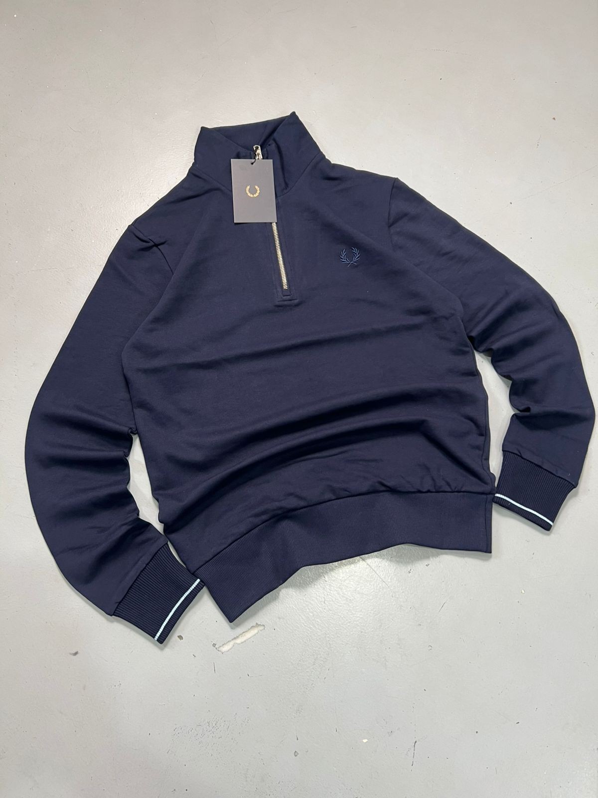 Fred Perry 1/4 Zip Sweatshirt Men's Tipped Trim Laurel Logo Pullover NWT Fred Perry 1/4 Zip Sweatshirt Men's Tipped Trim Laurel Logo Pullover NWT