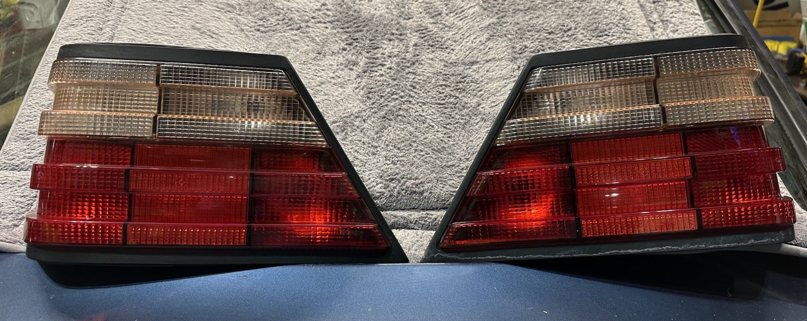 MERCEDES W124 LEFT & RIGHT TAIL LIGHT ASSEMBLIES 1986-95 E320 300E D CE E420 400