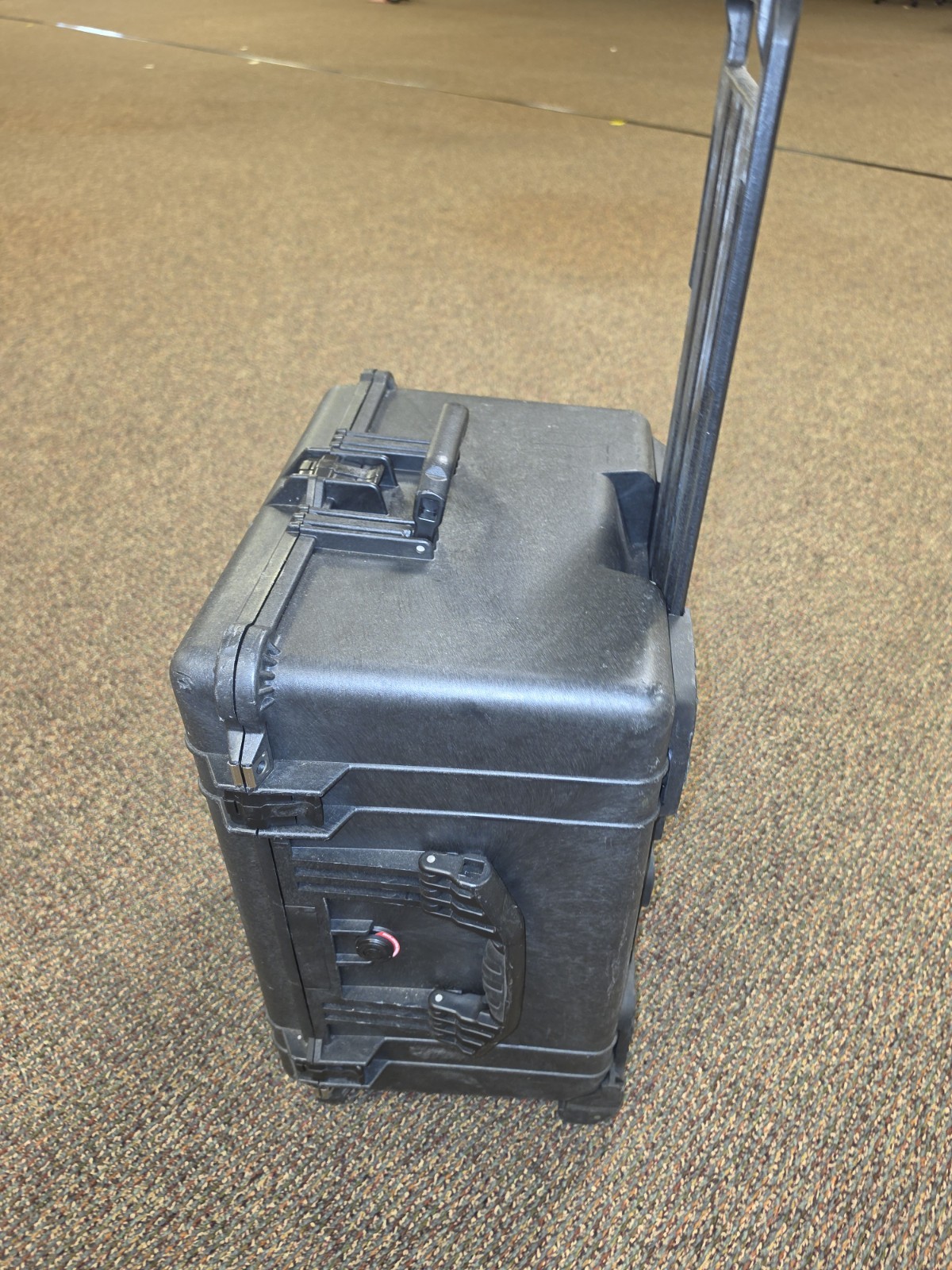 Pelican Case 1620 Hard Case With Foam Black Hard Rolling Travel Case