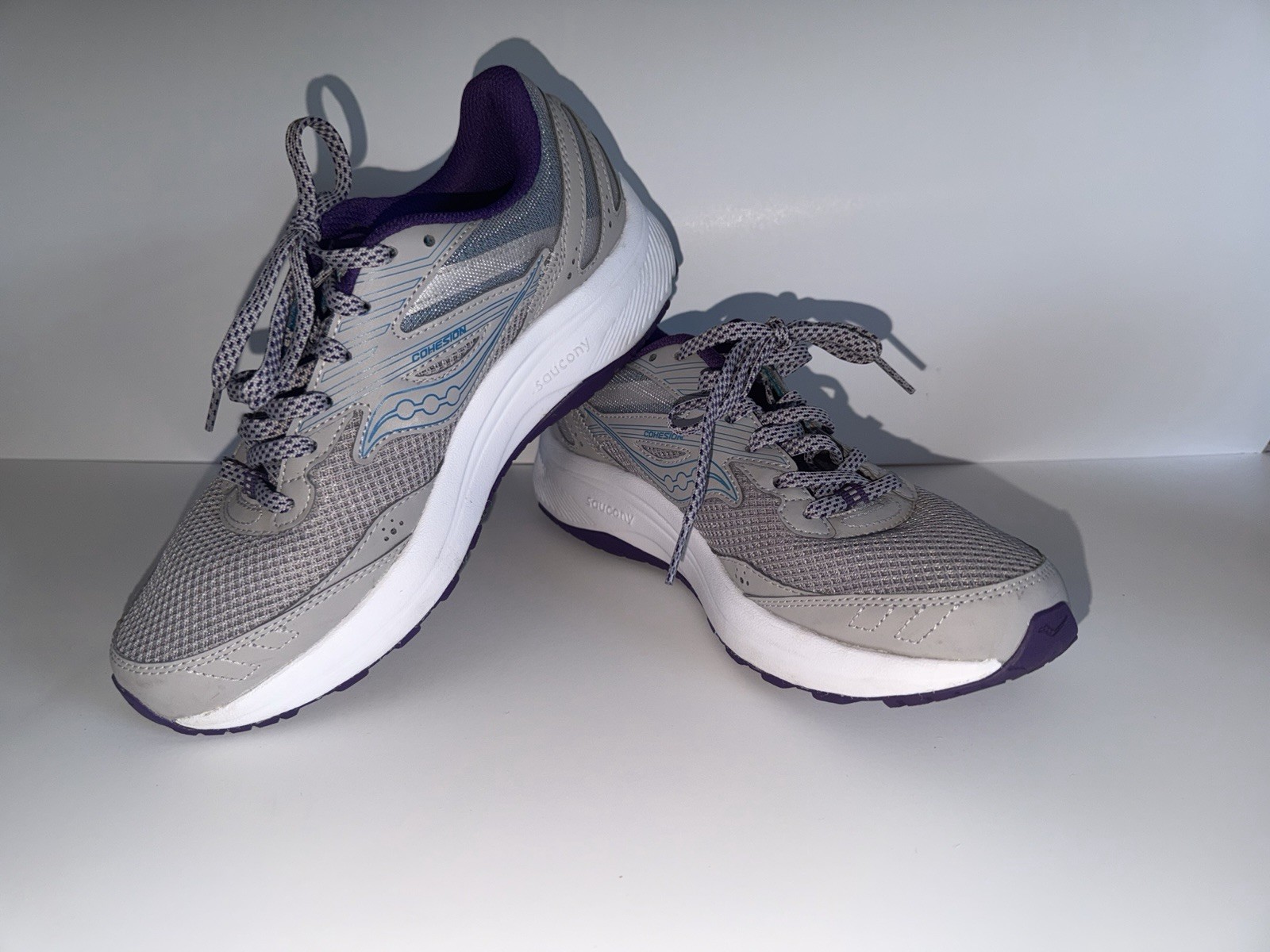 Saucony Women’s Gray Purple Low Top Lace-Up Running Walking Sneaker