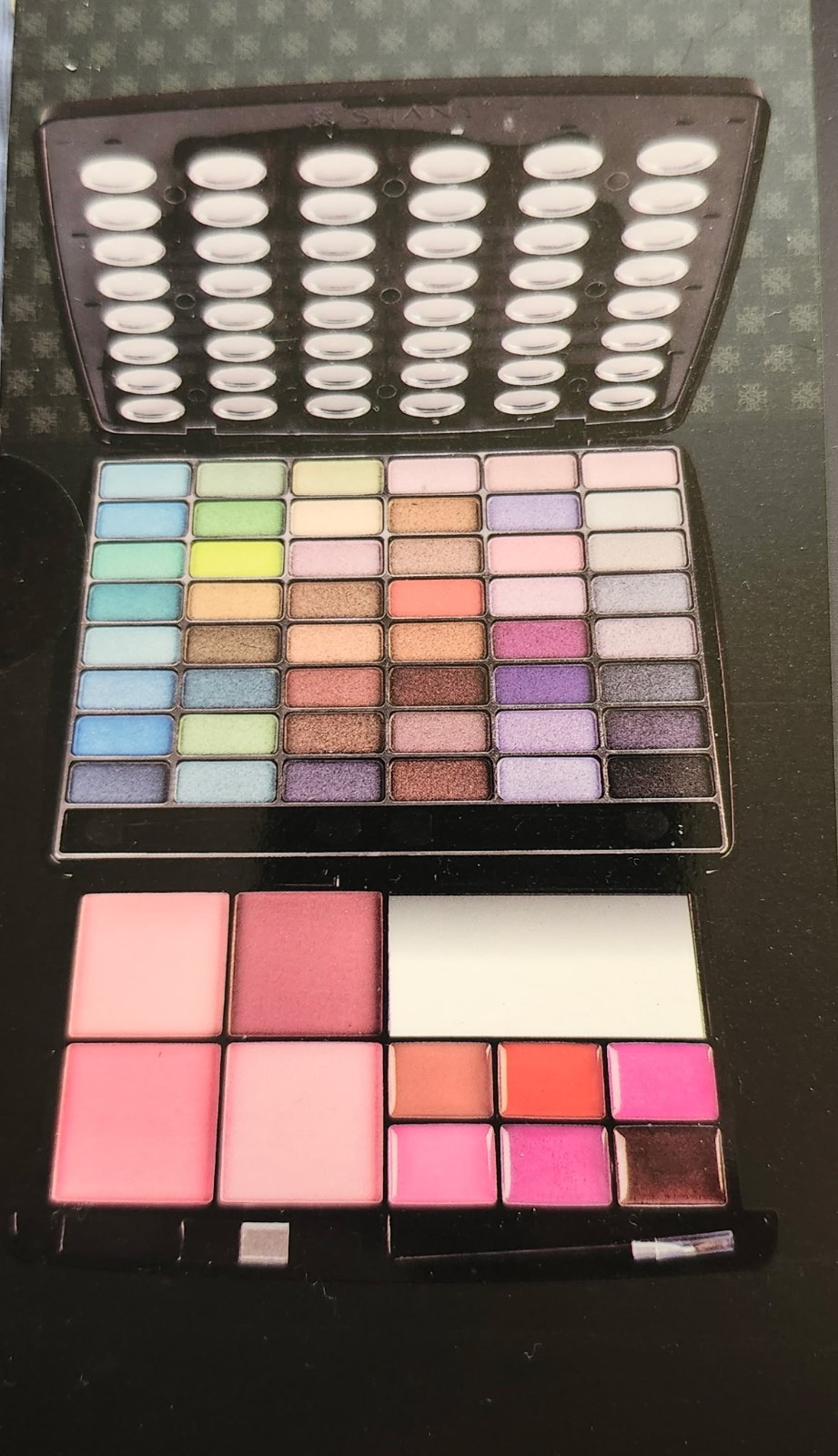 SHANY Vintage Glamour Girl Makeup Kit - Eye Shadow, Blush & Lipstick Set SHANY Vintage Glamour Girl Makeup Kit - Eye Shadow, Blush & Lipstick Set