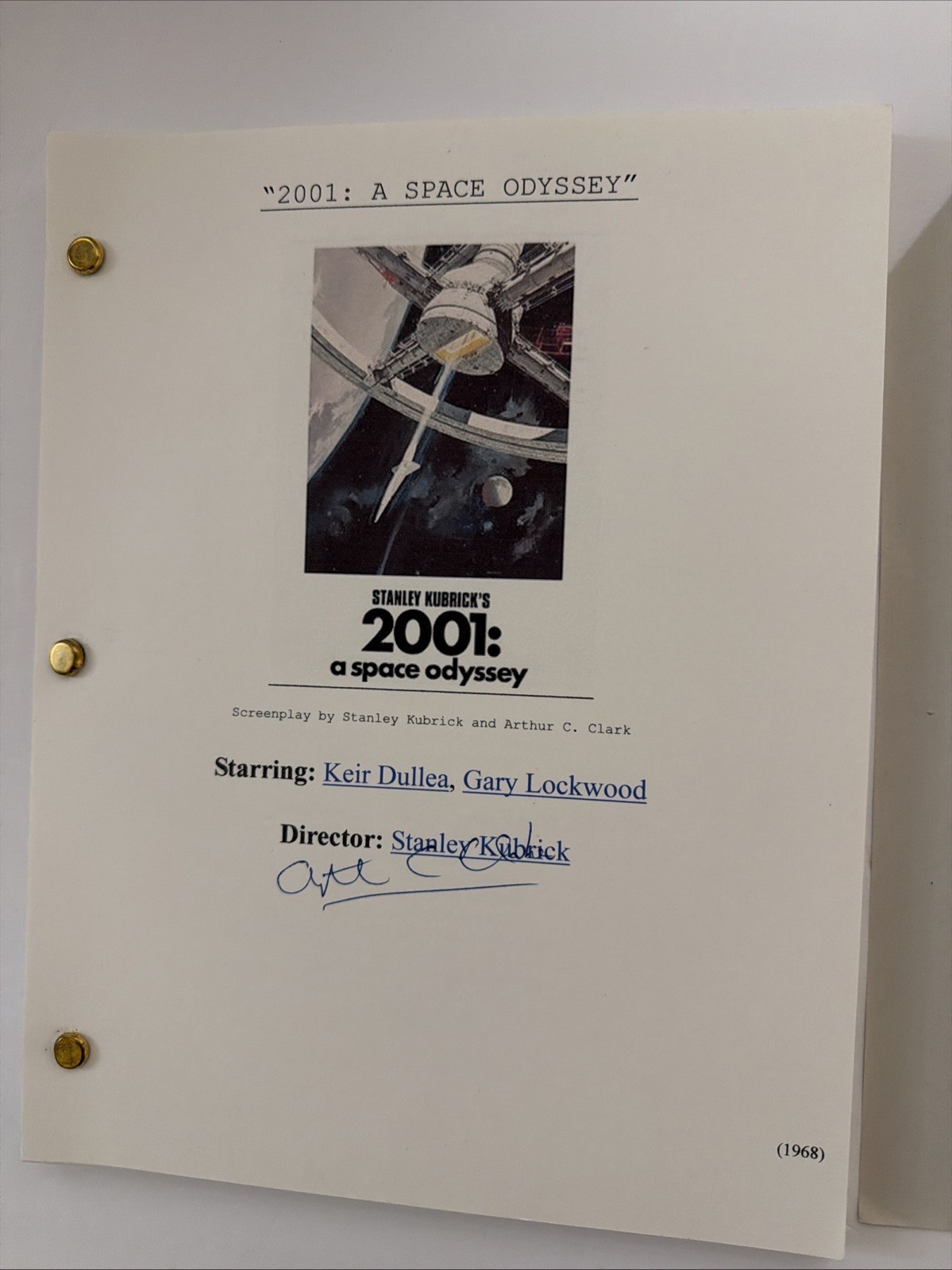 SIGNED Arthur C Clarke 2001 A Space Odyssey Movie Script W /COA RARE Collectible SIGNED Arthur C Clarke 2001 A Space Odyssey Movie Script W /COA RARE Collectible