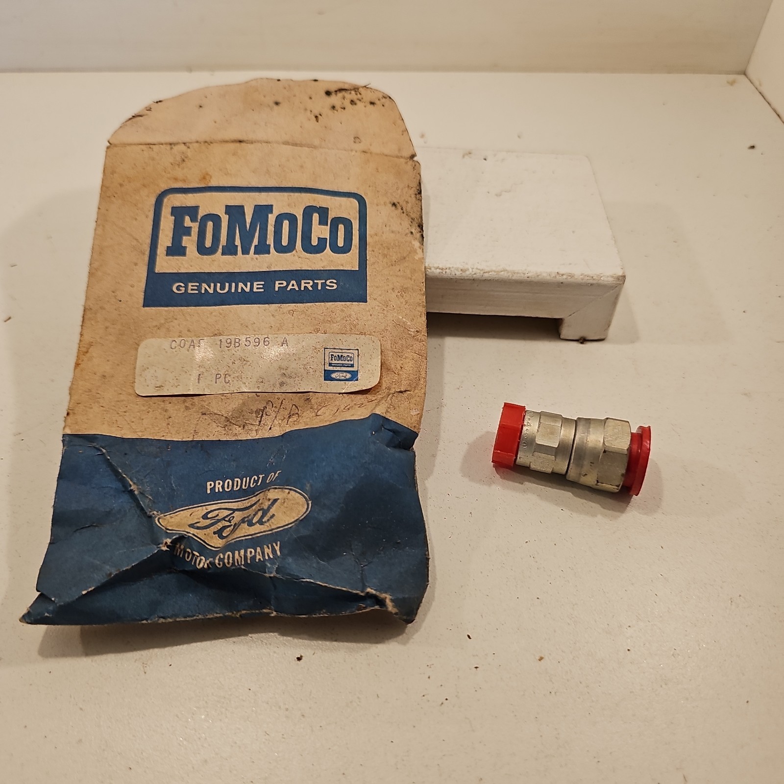 NOS OEM 1960-61 FORD C0AF-19b596-A SELF SEALING COUPLING ASSY MERCURY METEOR