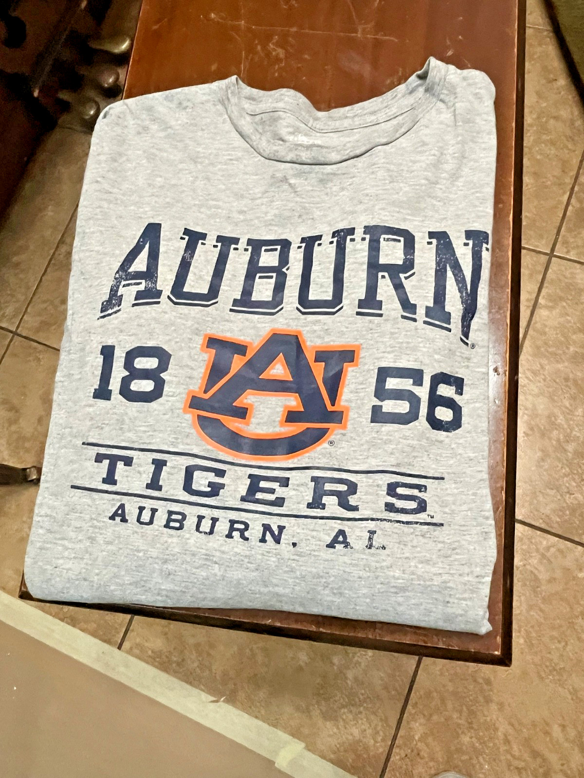 NWOT Auburn Tigers L/S T-shirt size M, S  gray