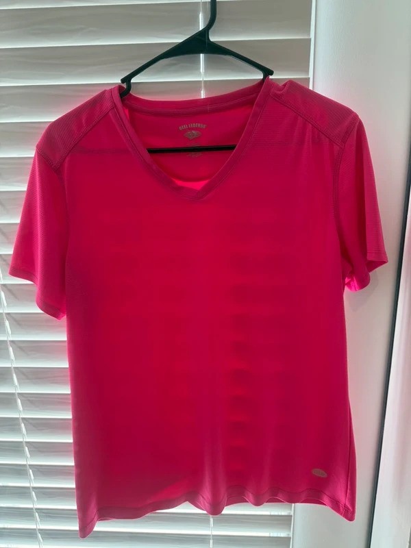 Reel Legends Fuchsia Performance V-Neck Shirt Size L Reel Legends Fuchsia Performance V-Neck Shirt Size L