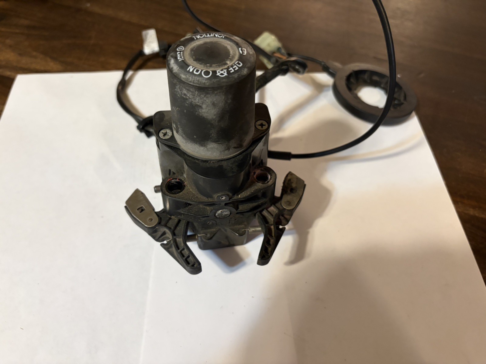 11-14 DUCATI DIAVEL ON OFF LOCK IGNITION SWITCH NO KEY OEM w/immobilizer antenna