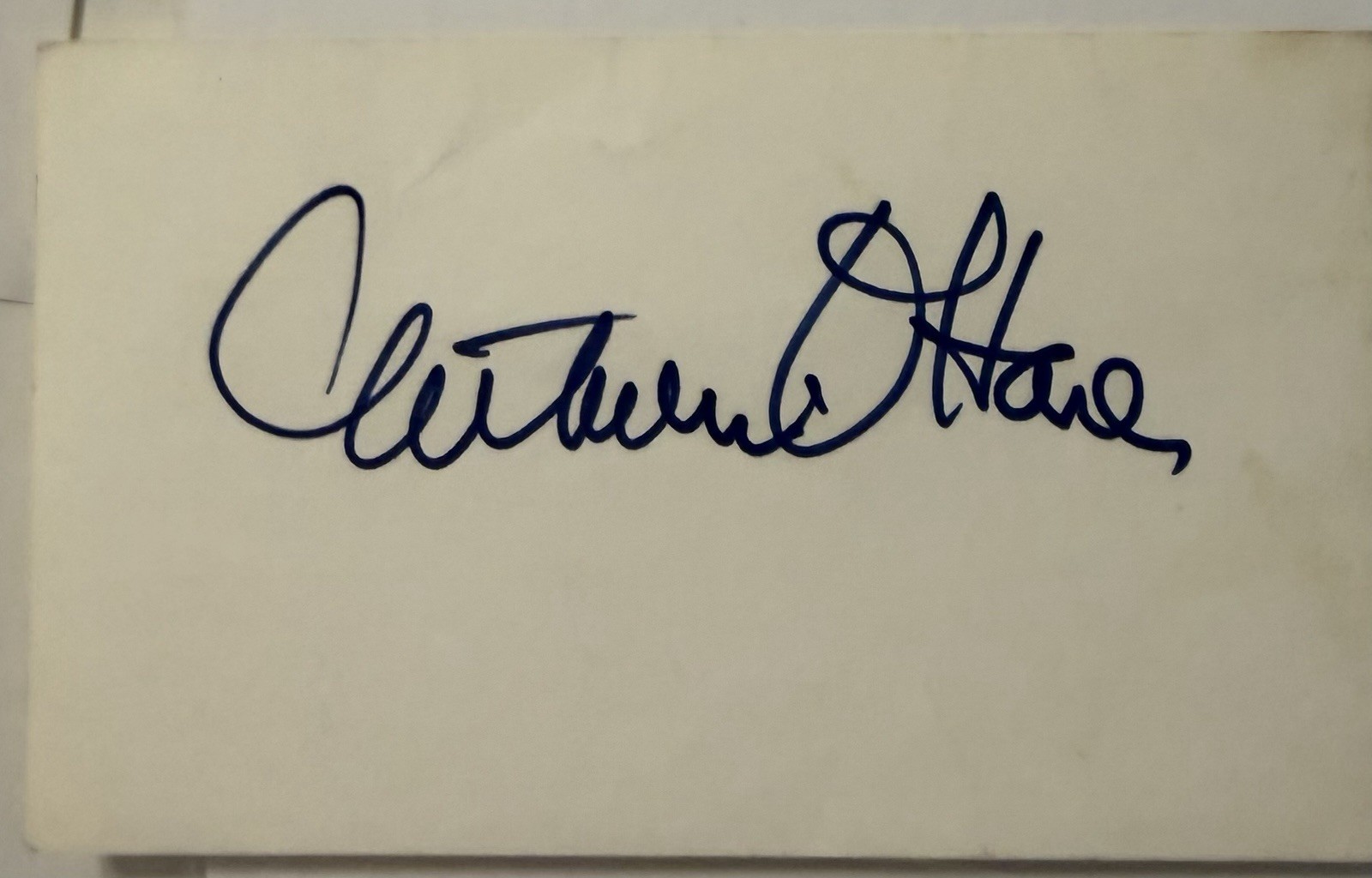 Catherine O\'hara , Signed Autographed , Vintage signature ￼card 3x5  Authentic