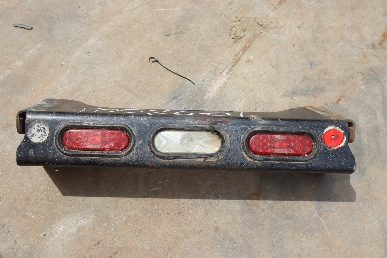2018-2024 MACK ANTHEM REAR CROSSMEMBER TAIL LIGHT LAMP OEM