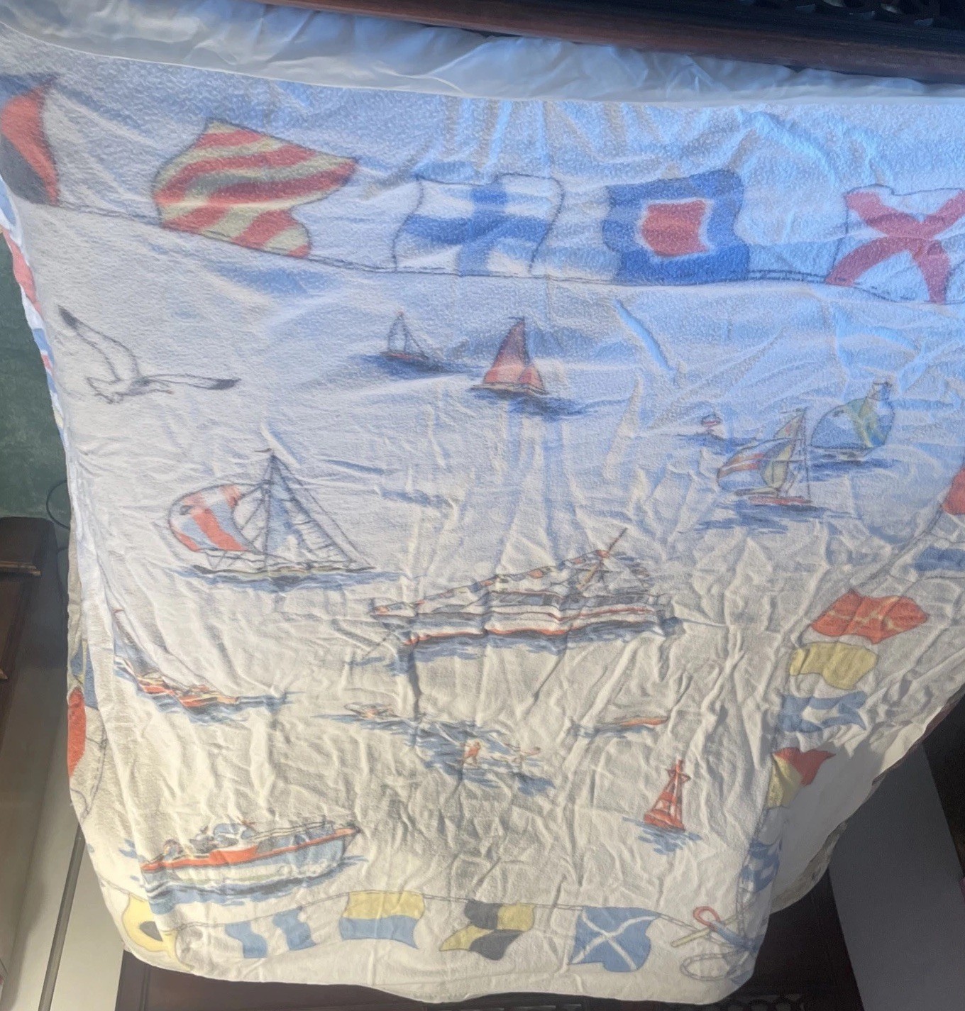 VTG 1950s Nautical Sailing/Flags 72”x76” Soft Blanket reversible Poly White/mult