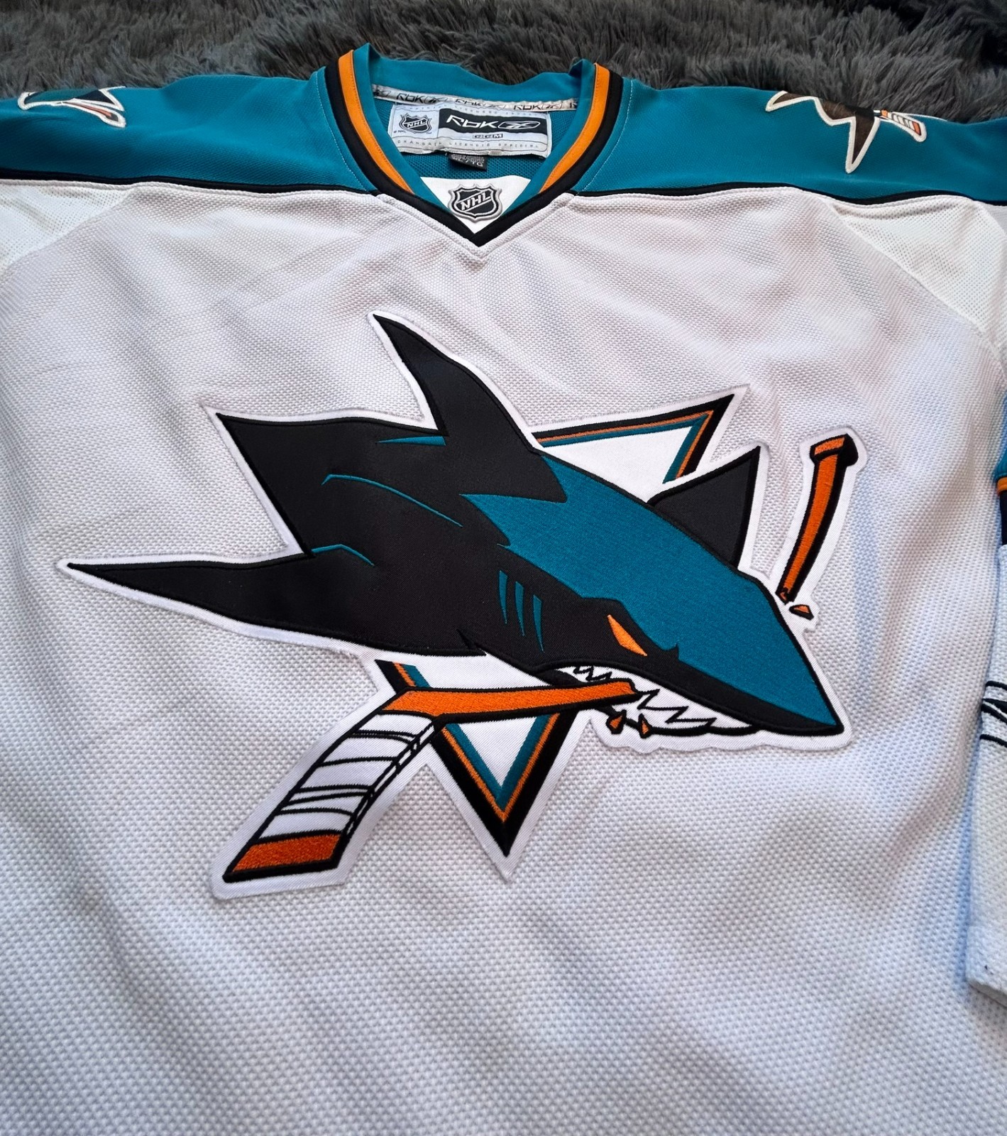 San Jose Sharks Team Away White Jersey from Reebok NHL / CCM - XL
