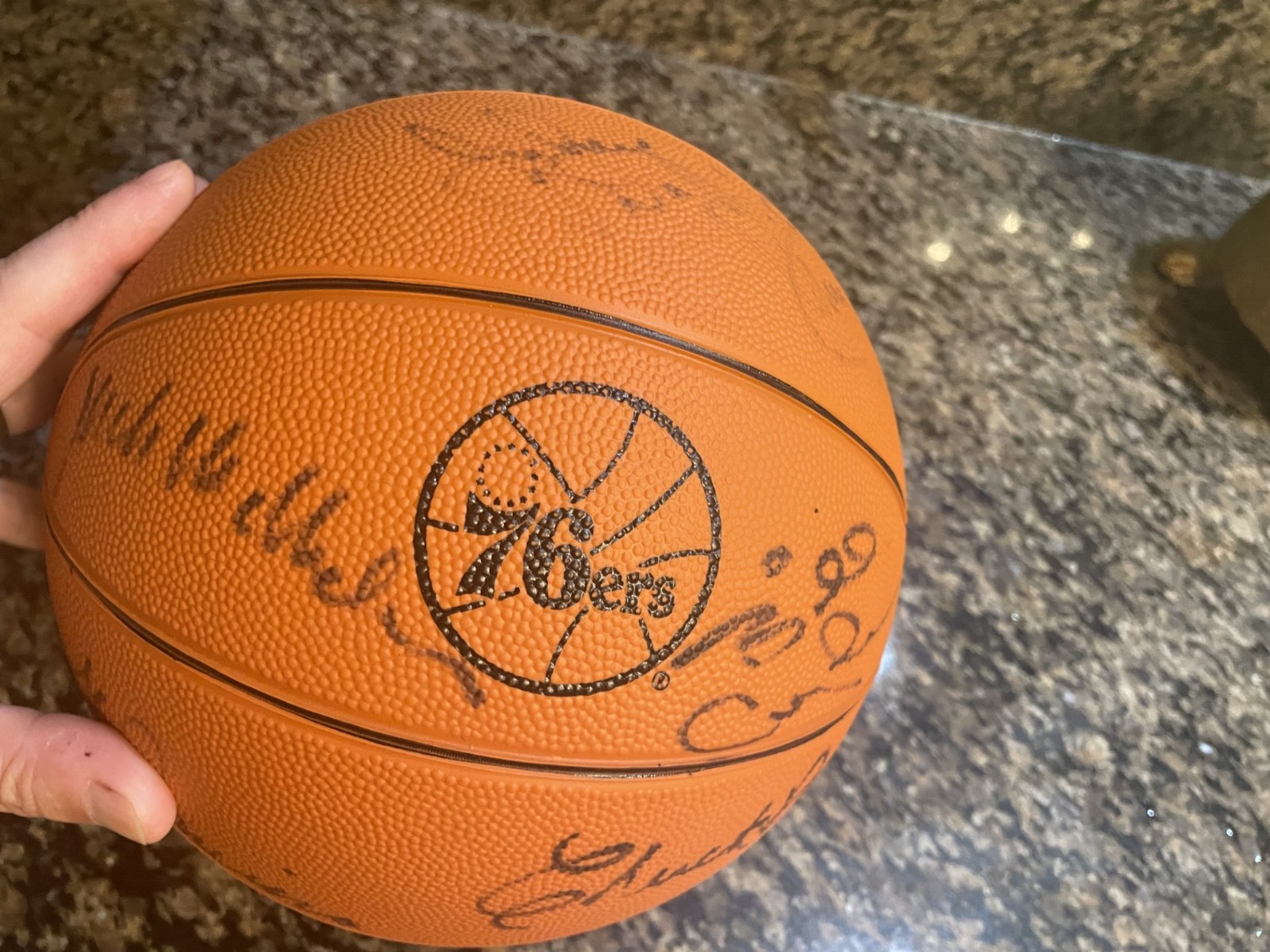 1983 PHILADELPHIA 76ers TEAM BASKETBALL AUTOGRAPH JULIUS ERVING ANDREW TONEY