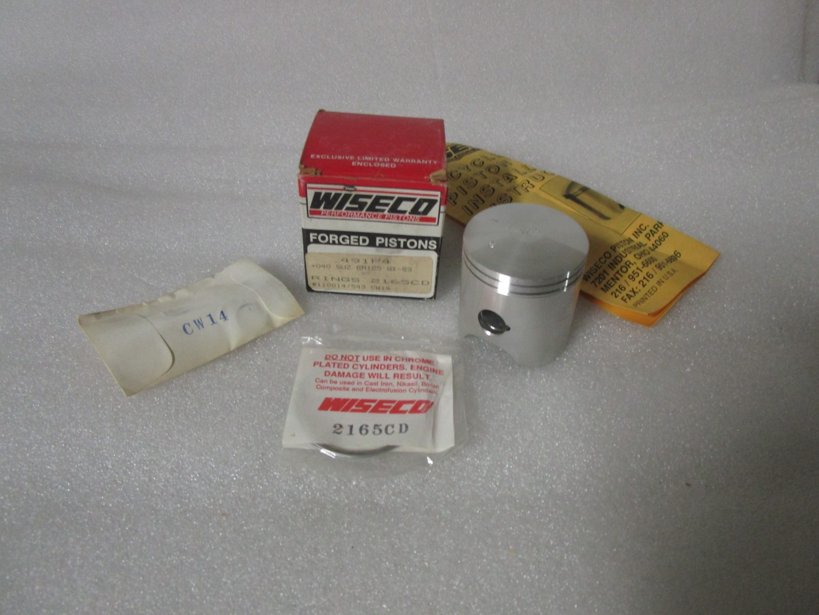 1981-1983 Suzuki RM125 Wiseco Piston 491P4 0.040 O/S 1981-1983 Suzuki RM125 Wiseco Piston 491P4 0.040 O/S