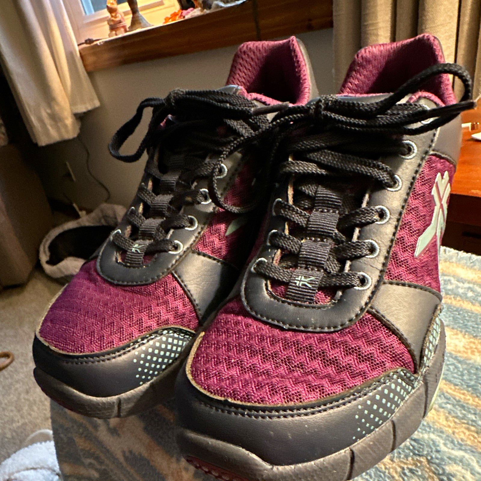 KURU Quantum Women’s Low Top Lace-Up Athletic Sneakers Purple/Black/Gray