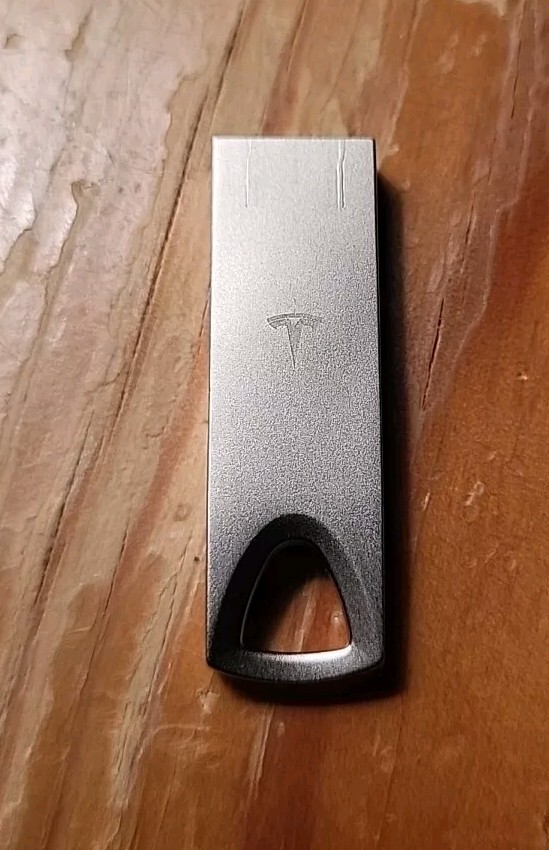 TESLA OEM GEN 2 USB 3.1 Flash Drive for Dashcam & Sentry Mode 128GB TESLA OEM GEN 2 USB 3.1 Flash Drive for Dashcam & Sentry Mode 128GB