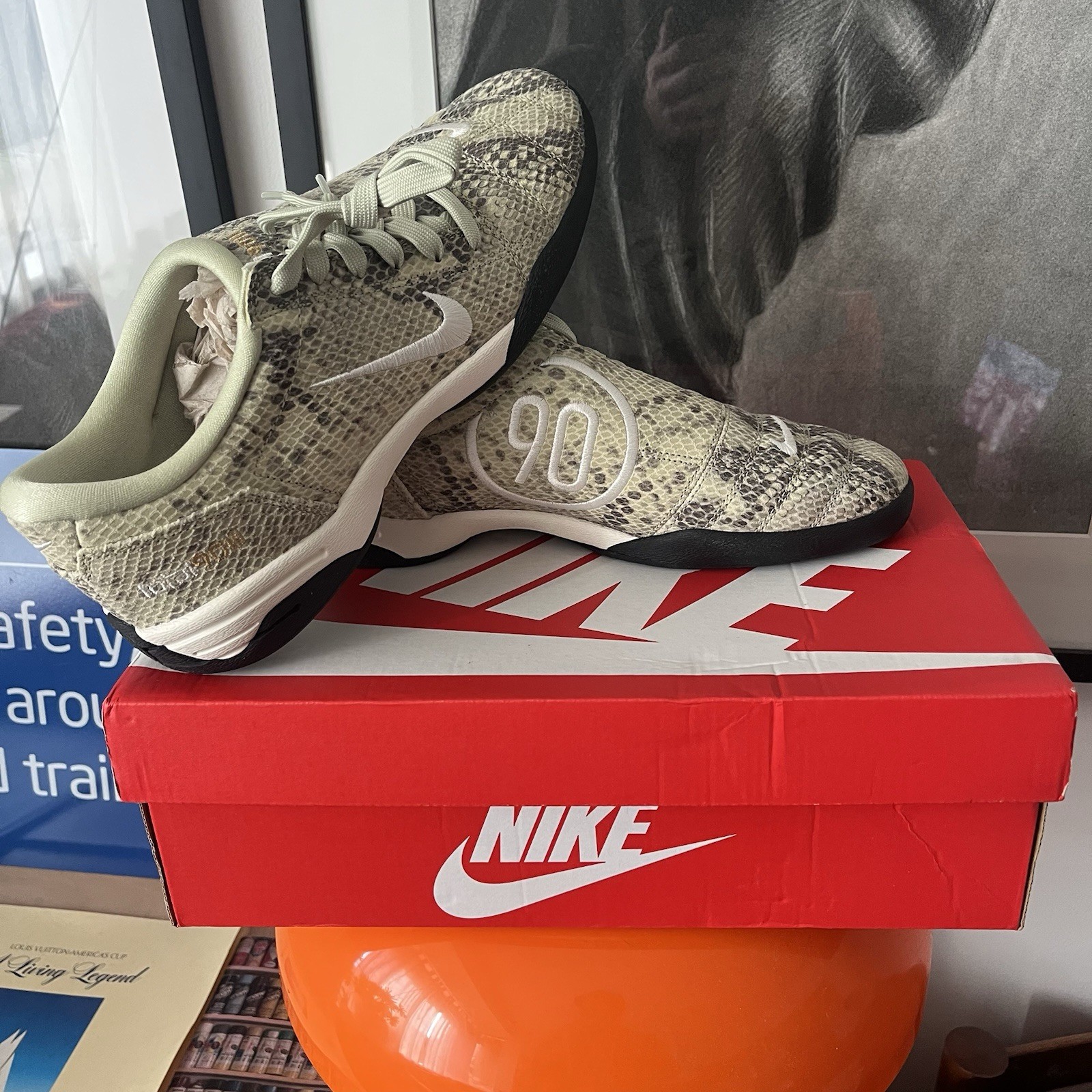 Nike Total 90 Snakeskin Ivory White Olive Aura Size Us 10 Woman’s / 8.5 Mens 