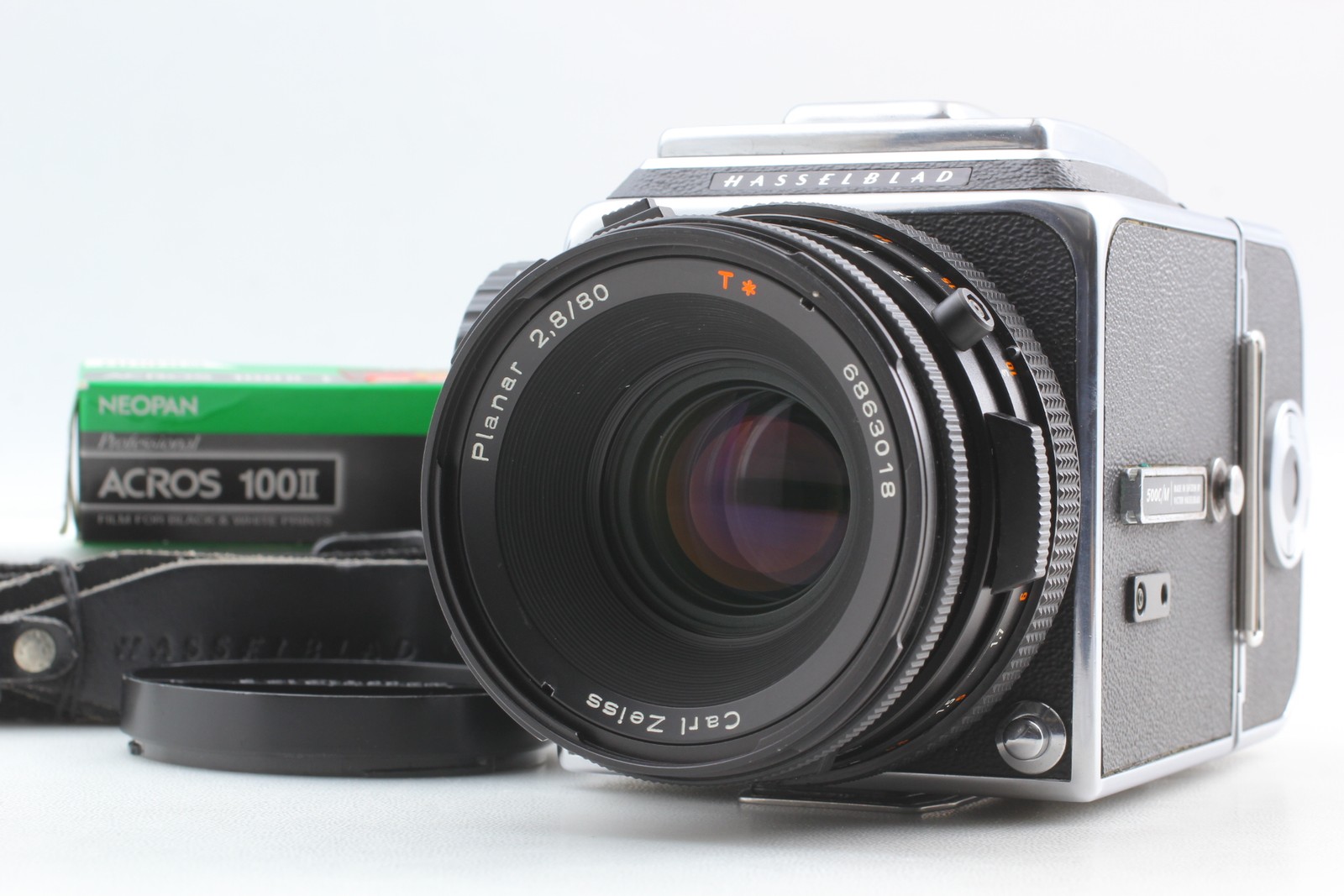 [MINT w/Strap] Hasselblad 500CM Camera CF 80mm F2.8 Lens A12 II Film back JAPAN