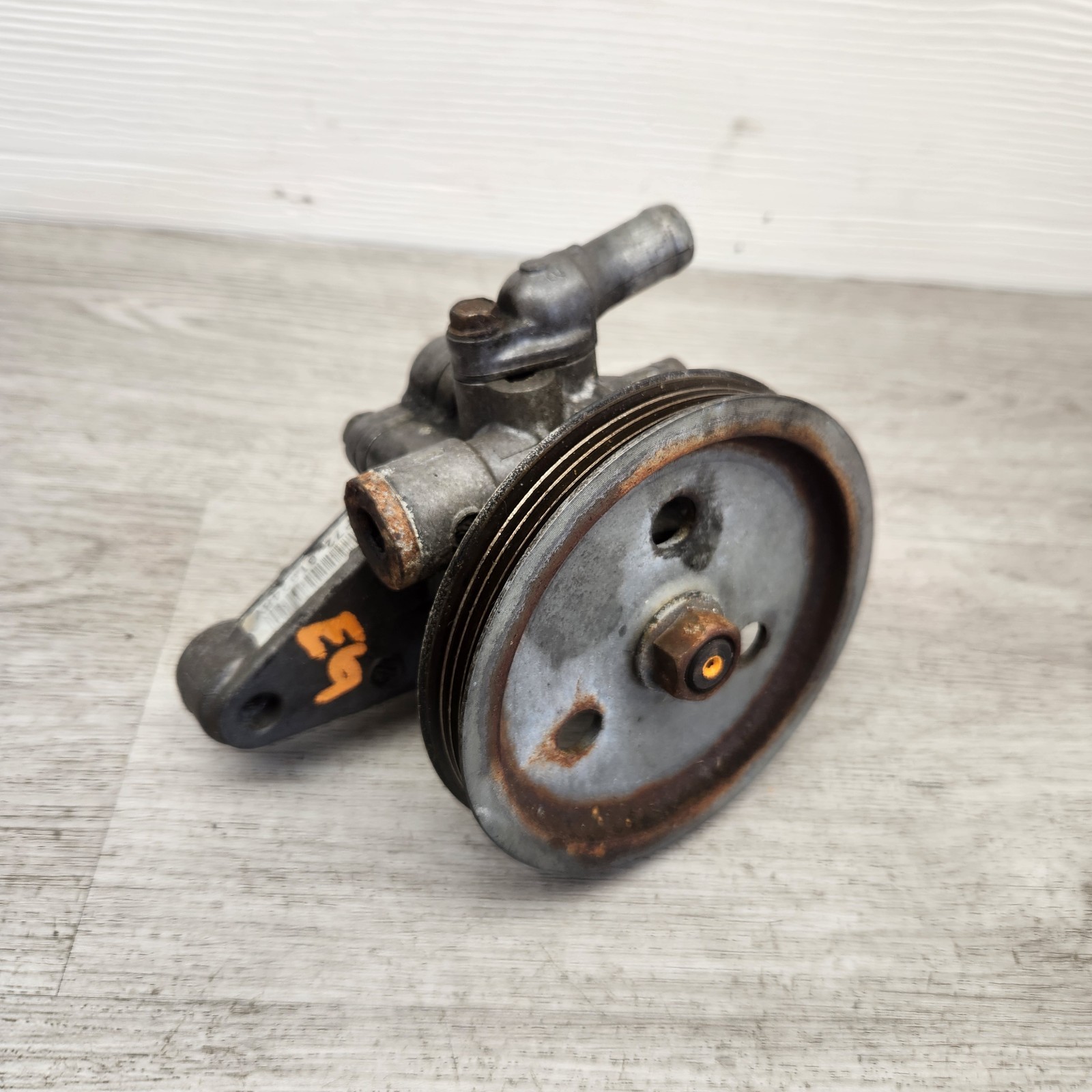 92-95 Civic P/S Power Steering Pump With The Pulley P02 Used OEM