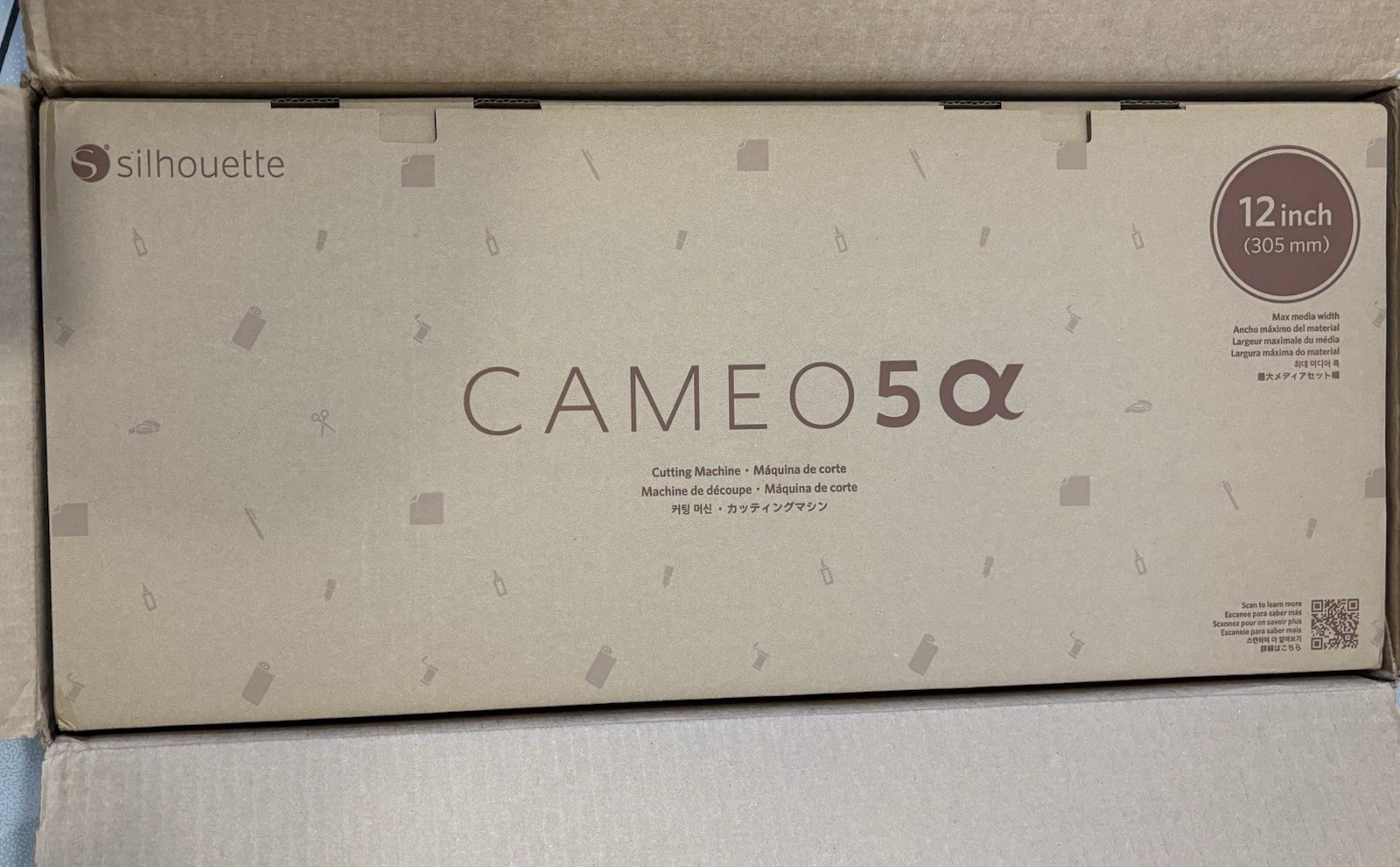 New - Silhouette Cameo 5 Alpha Cutting Machine with Premium Precision (White) New - Silhouette Cameo 5 Alpha Cutting Machine with Premium Precision (White)