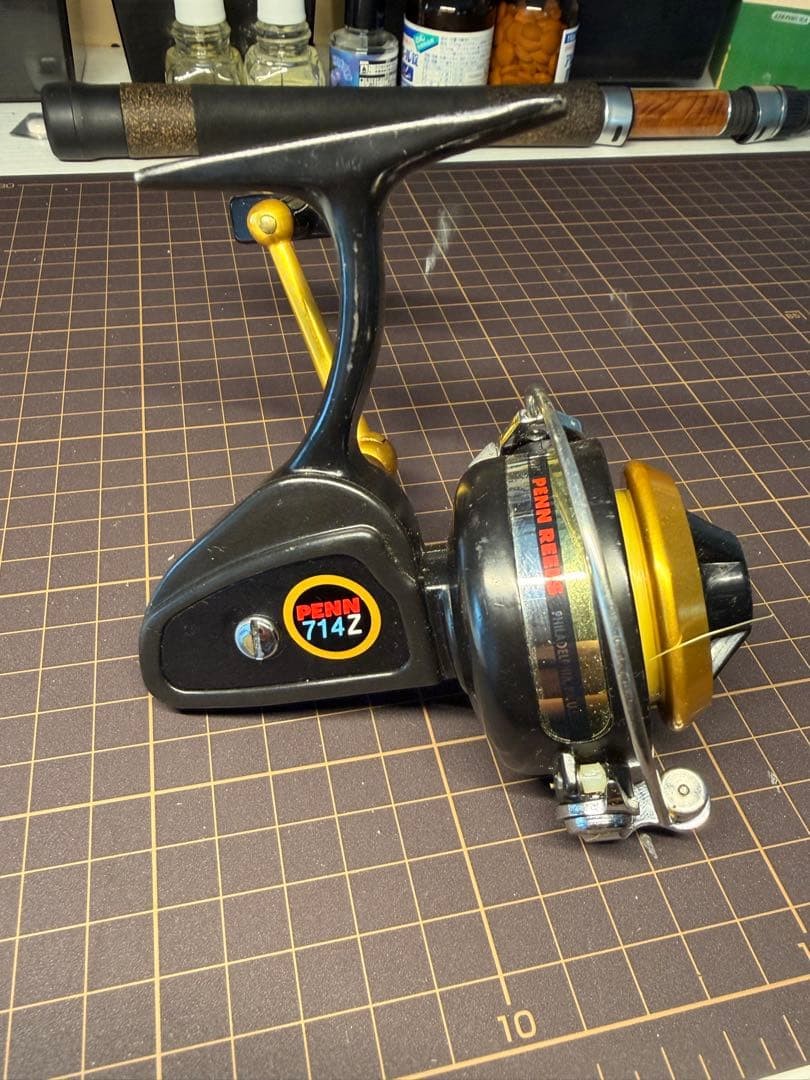 PENN 714Z Classic Spinning Reel Fishing Tackle Preowned With Line