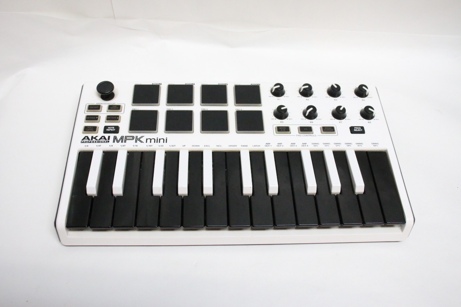 Akai Professional MPK Mini MK Keyboard Controller Akai Professional MPK Mini MK Keyboard Controller