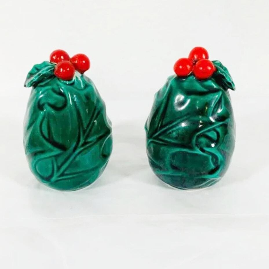 Vintage Lefton\'s Holly Berry Salt and Pepper Shaker Set With Tags Christmas