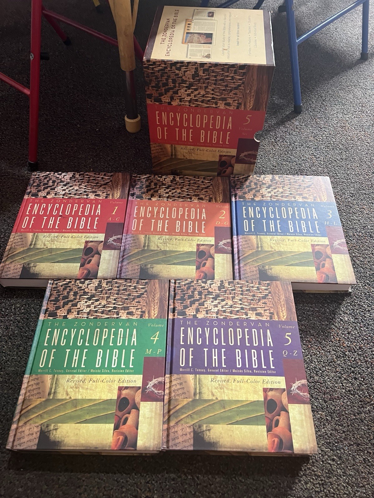 Zondervan Encyclopedia of the Bible by Moisés Silva (2009, Hardcover) Zondervan Encyclopedia of the Bible by Moisés Silva (2009, Hardcover)