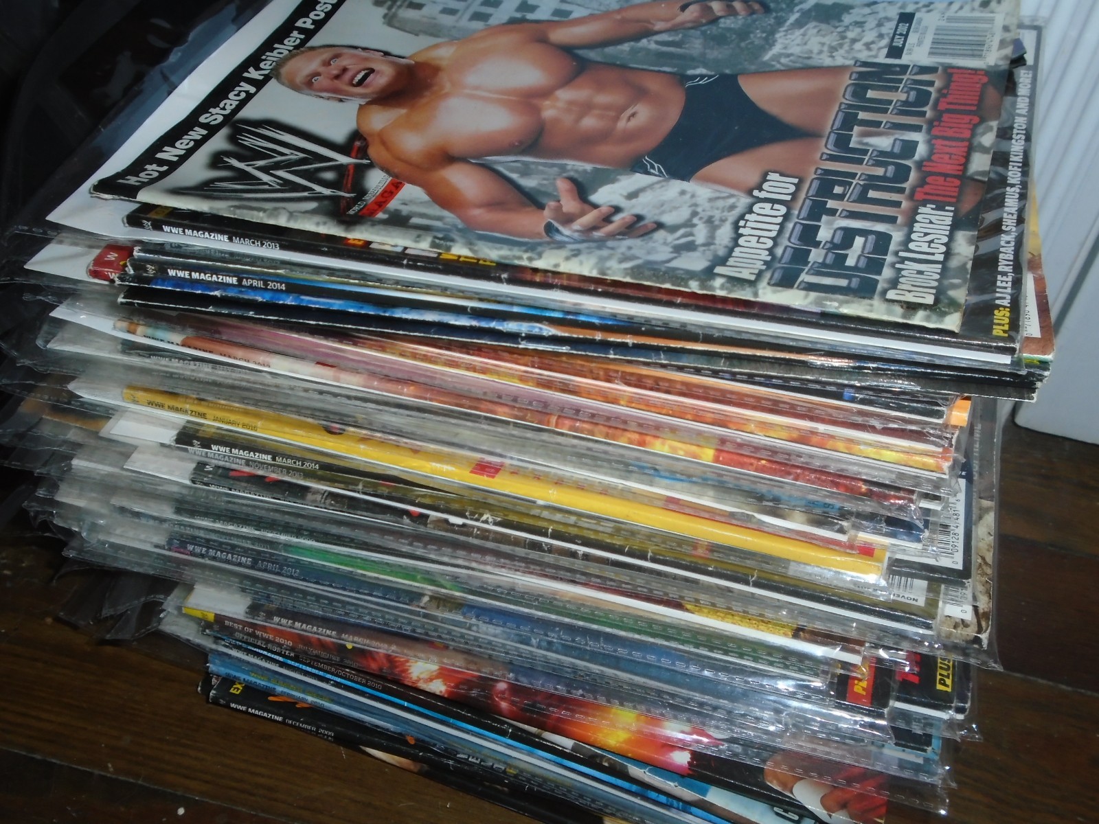 67 Issues WWE Magazine Brock Lesnar HHH 2000's Pro Wrestling magazines lot 