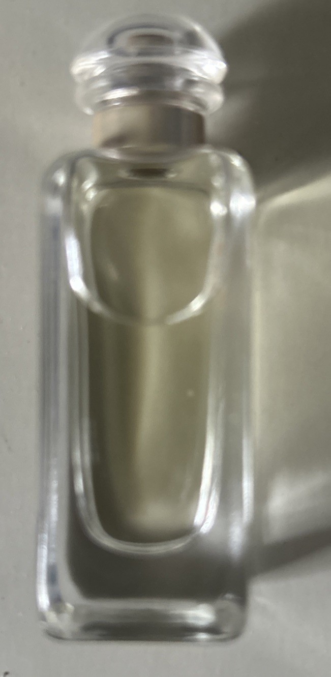 HERMÈS Un Jardin Sur La Lagune Eau de Toilette Spray 3.3 fl oz Regular HERMÈS Un Jardin Sur La Lagune Eau de Toilette Spray 3.3 fl oz Regular