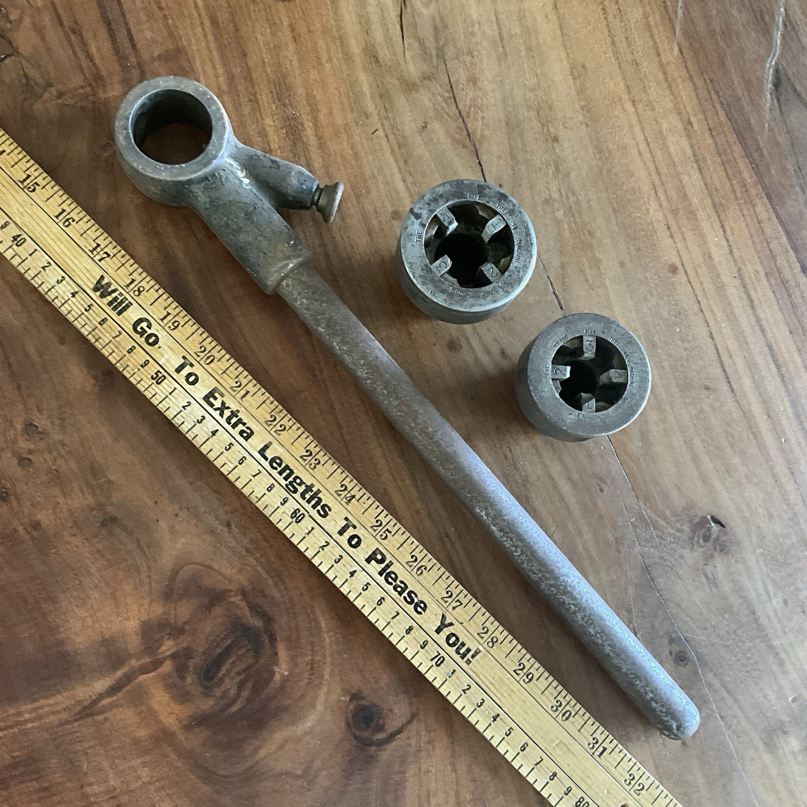THE TOLEDO PIPE THREAD MACHINE CO INCLUDES 2 DIES 1/2\