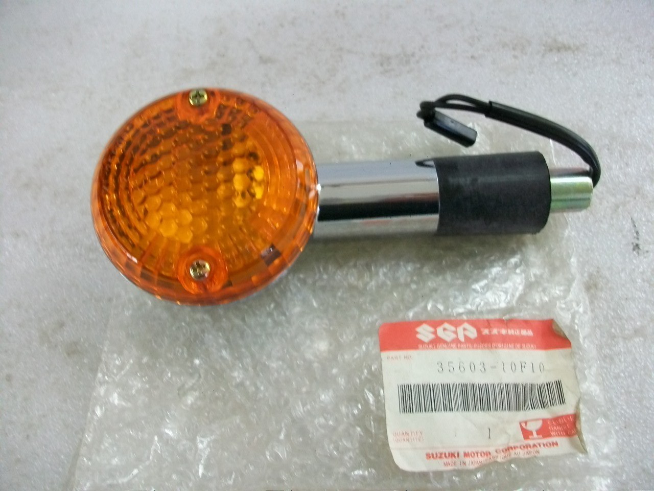 New OEM 1998-2004 Suzuki VL1500 Boulevard VL 1500 Rear Signal Volusia VL1500B