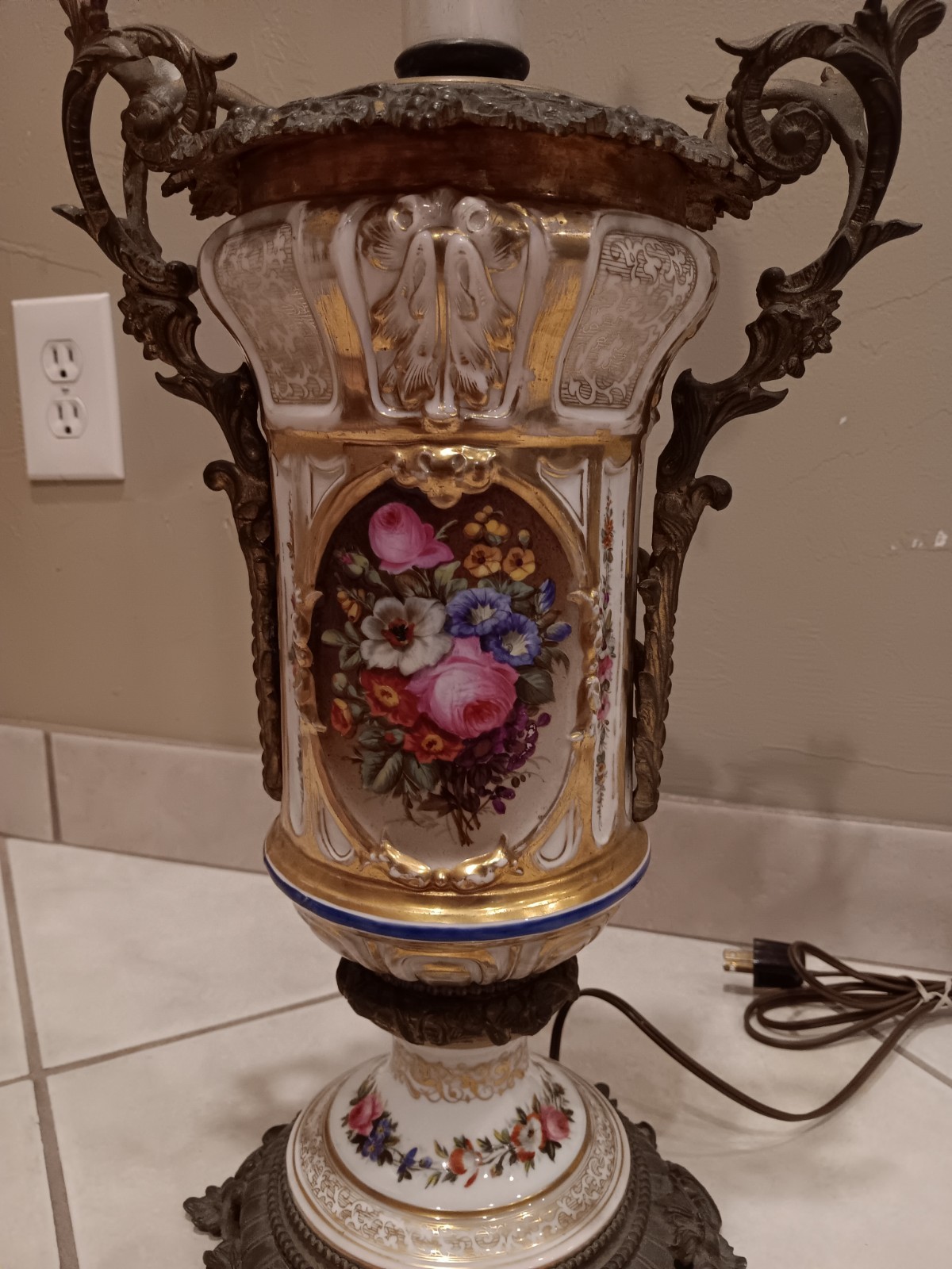 Beautiful Victorian Hinks & Sons Porcelain Sevres Bronze Antique Electric Lamp