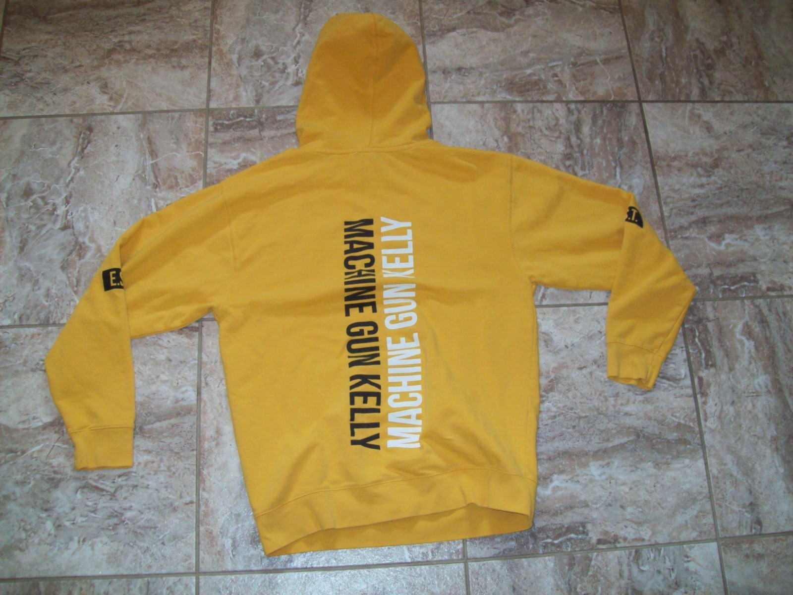 vtg  Machine Gun Kelly  yellow XX E.S.T. Hoodie Size Medium Independnt brand