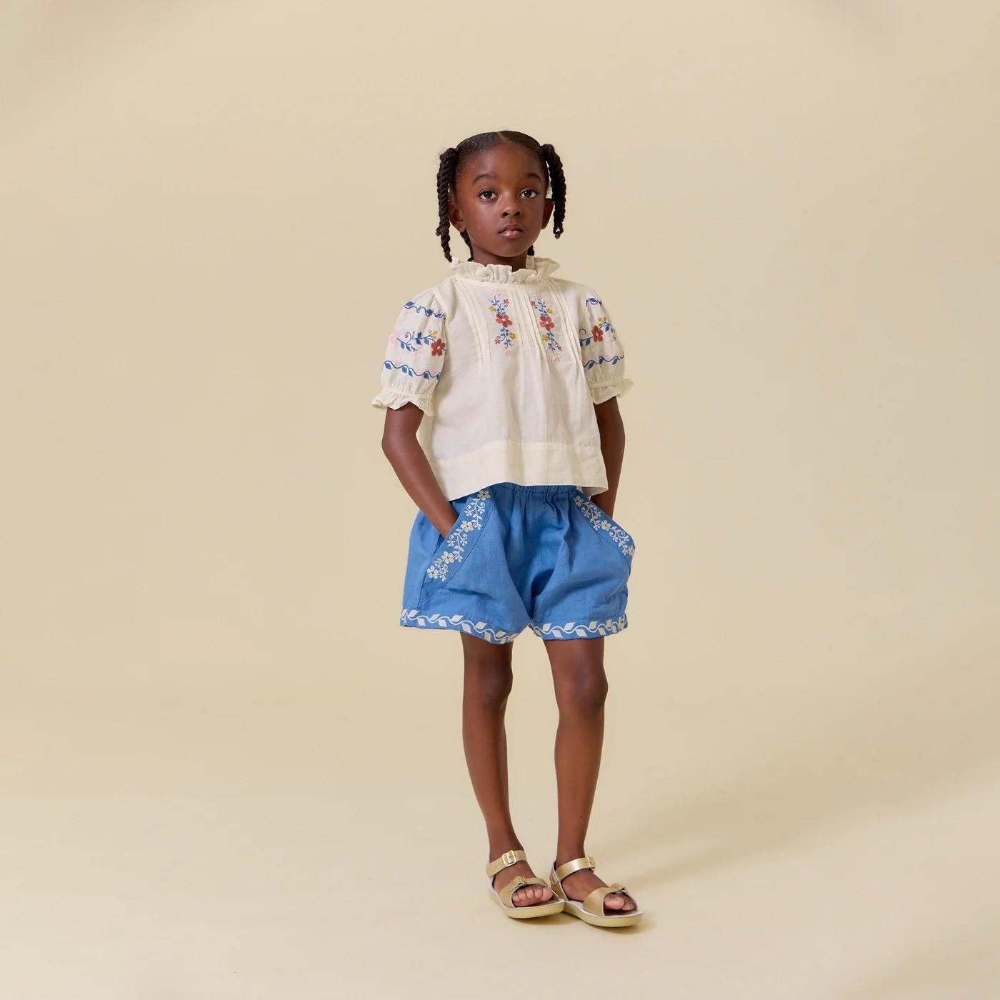 NWOT LALI Kids girls coastal blue embroidered Paper bag Shorts sz 6 NWOT LALI Kids girls coastal blue embroidered Paper bag Shorts sz 6