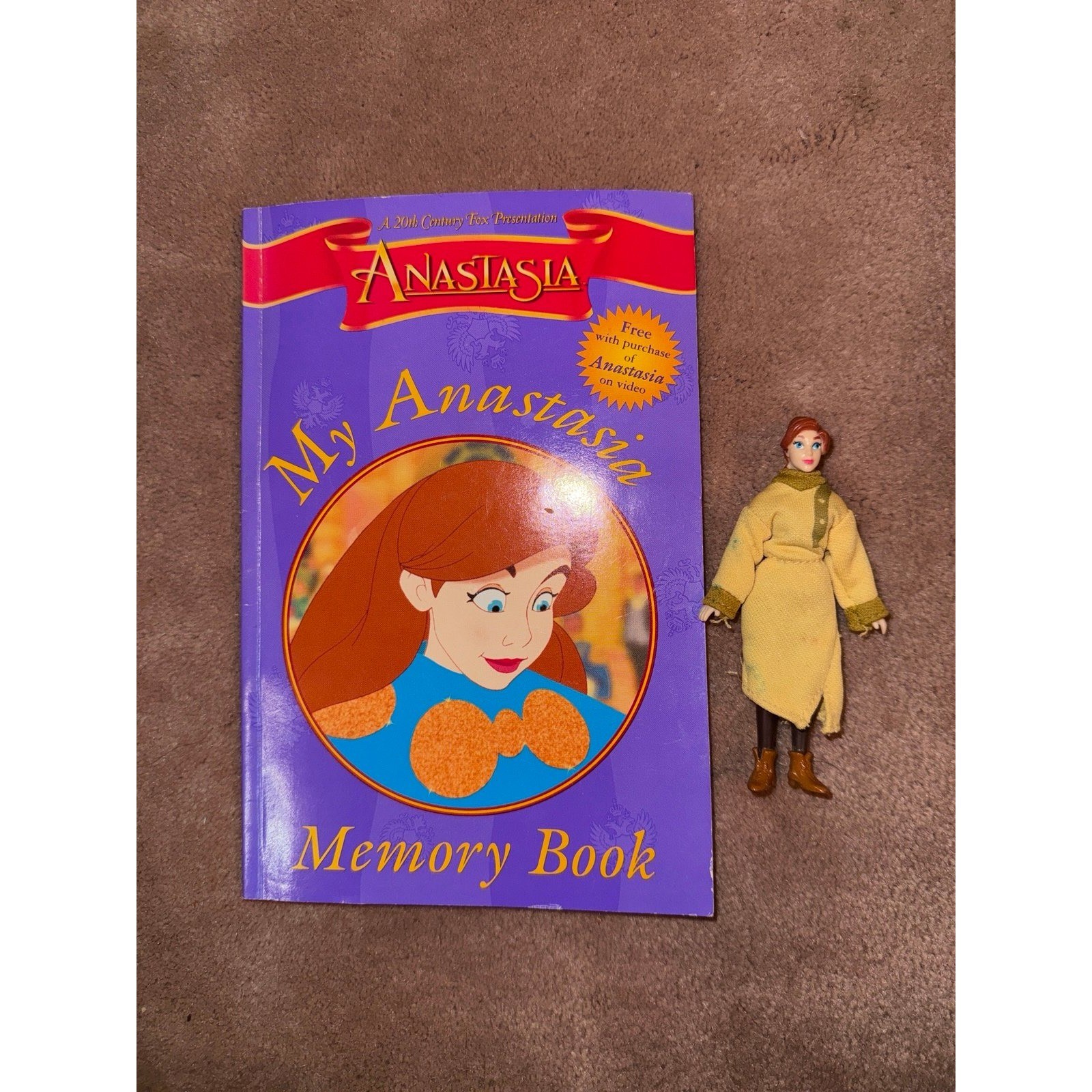 Anastasia My Memory Book w/ Anastasia Figure