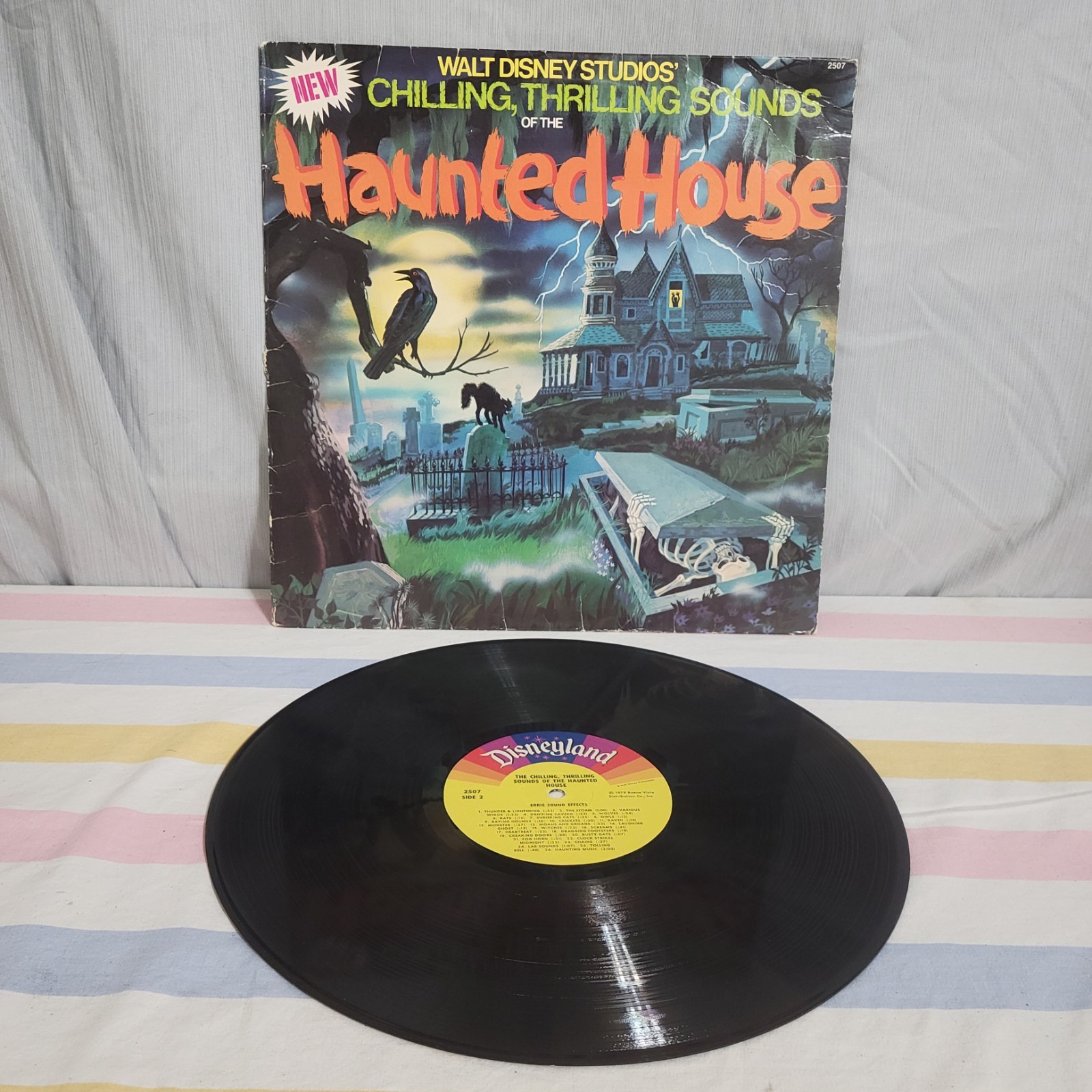 DISNEY Chilling, Thrilling Sounds Of The Haunted House Lp 1979 RECORD vinyl DISNEY Chilling, Thrilling Sounds Of The Haunted House Lp 1979 RECORD vinyl