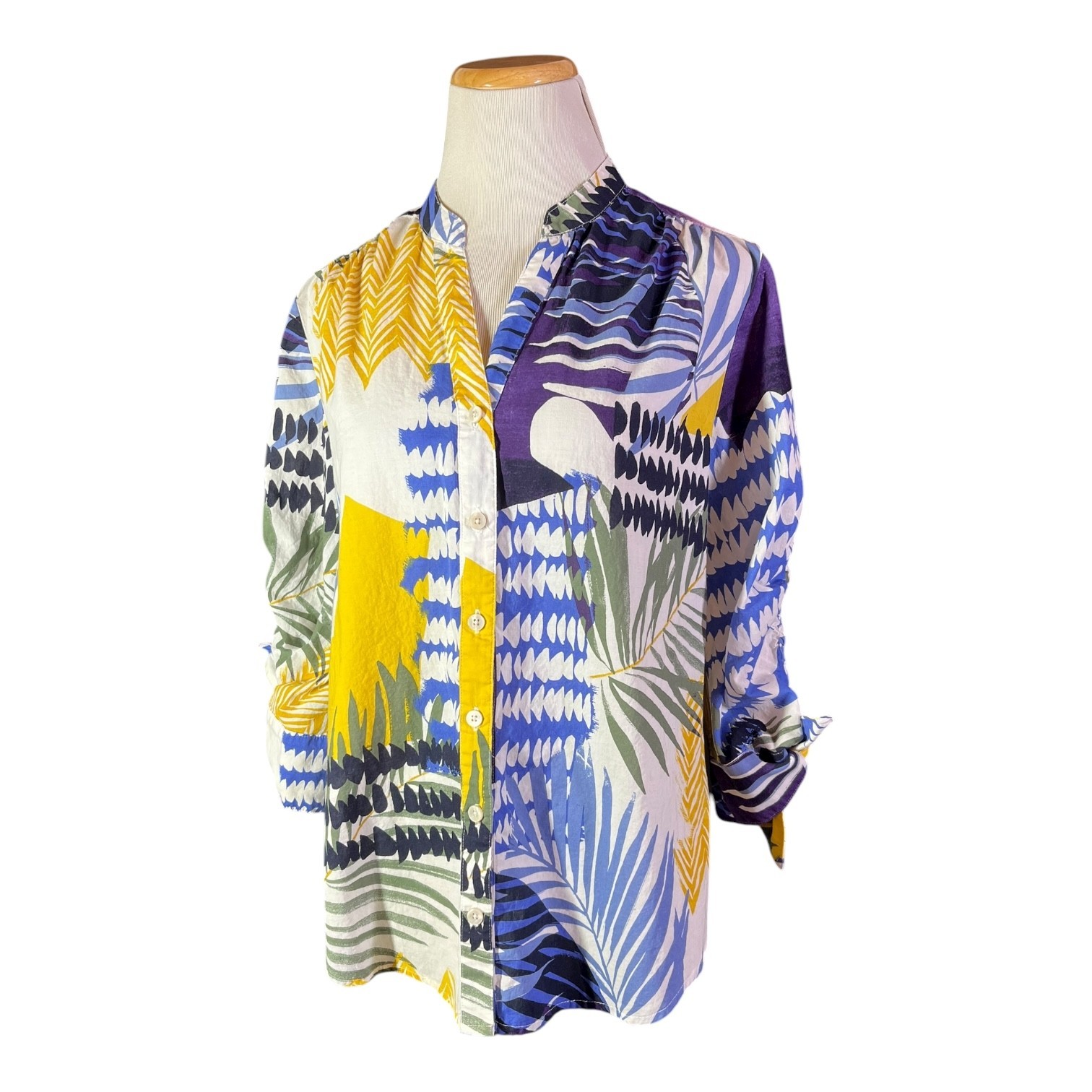 Chico\'s Size 0.5 (US 6) Abstract Leaf Print Shirt Tie Cuffs 3/4 Sleeves