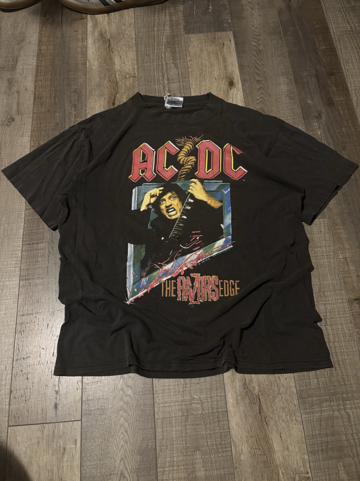 AC/DC the Razors Edge Tour T-Shirt 1990-1991 Vintage XL AC/DC the Razors Edge Tour T-Shirt 1990-1991 Vintage XL