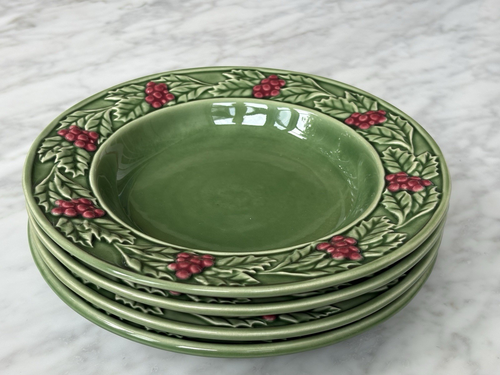 Set of 4 Vintage Bordallo Pinheiro Christmas Holly Coupe Shallow Bowls, Portugal Set of 4 Vintage Bordallo Pinheiro Christmas Holly Coupe Shallow Bowls, Portugal